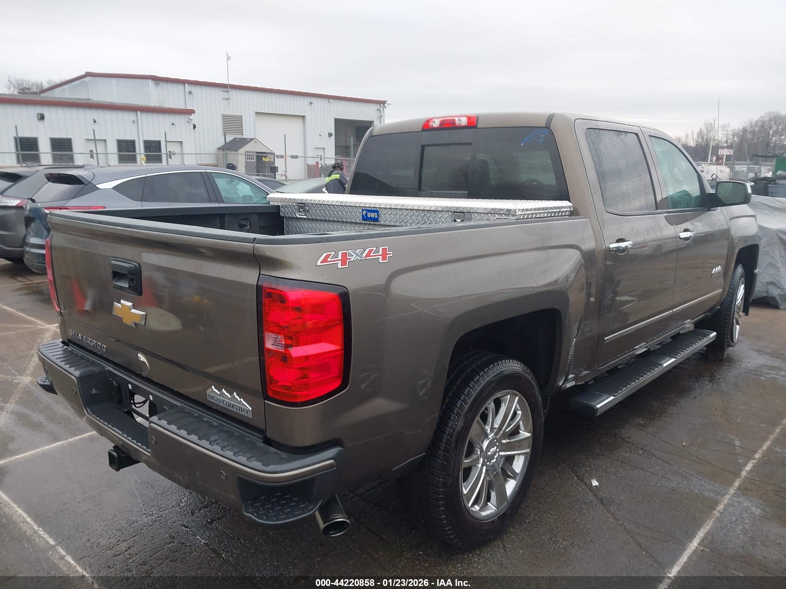 CHEVROLET SILVERADO image 4
