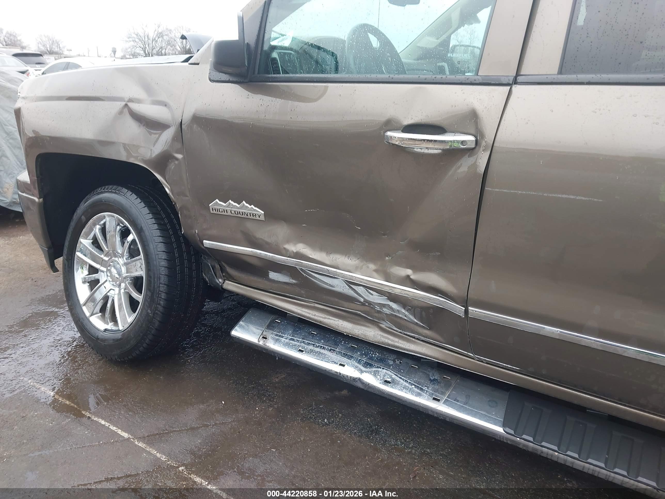 CHEVROLET SILVERADO image 6