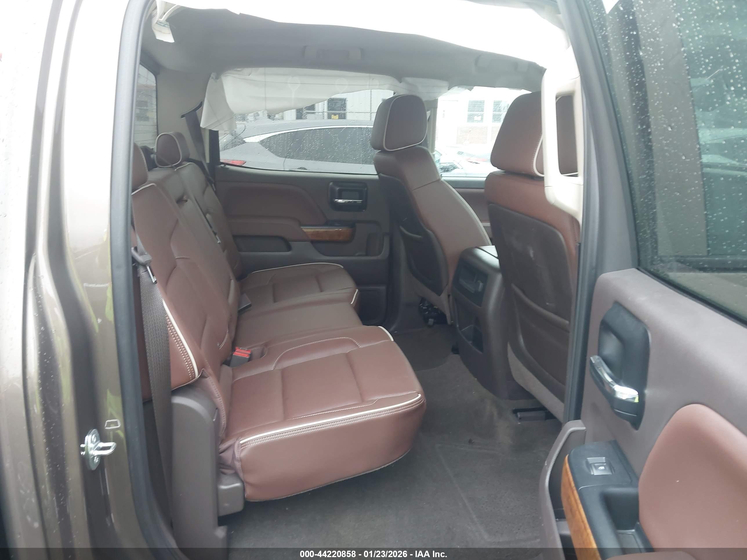 CHEVROLET SILVERADO image 8