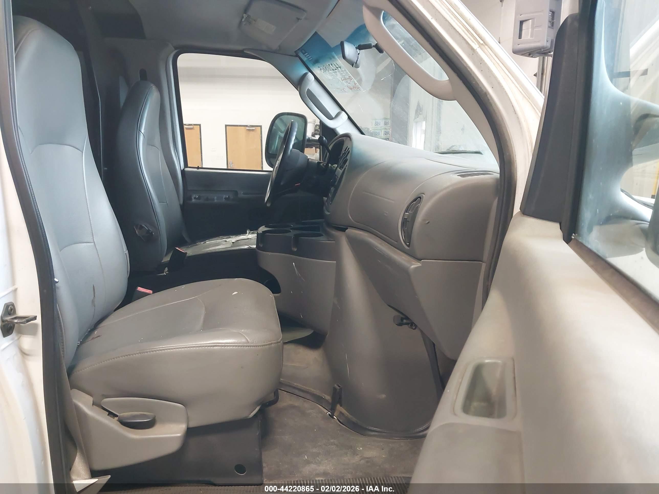 FORD E-350 image 5