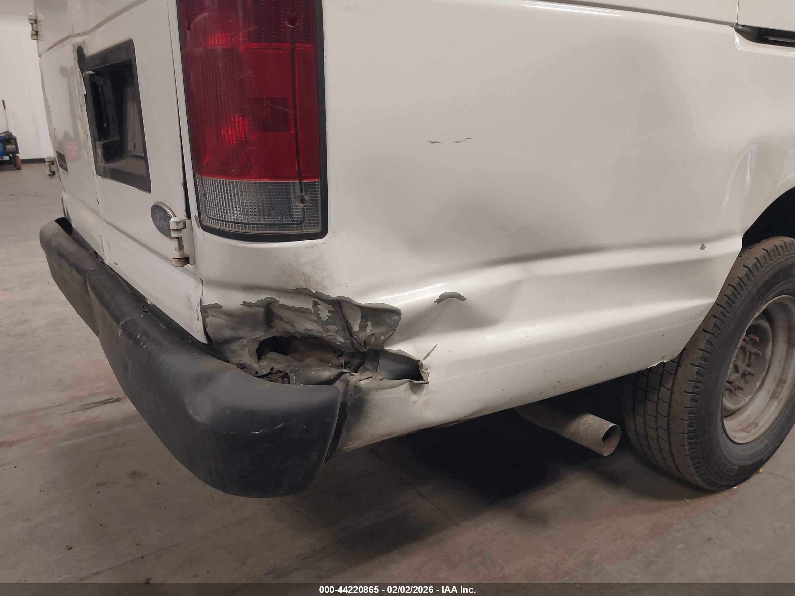 FORD E-350 image 6