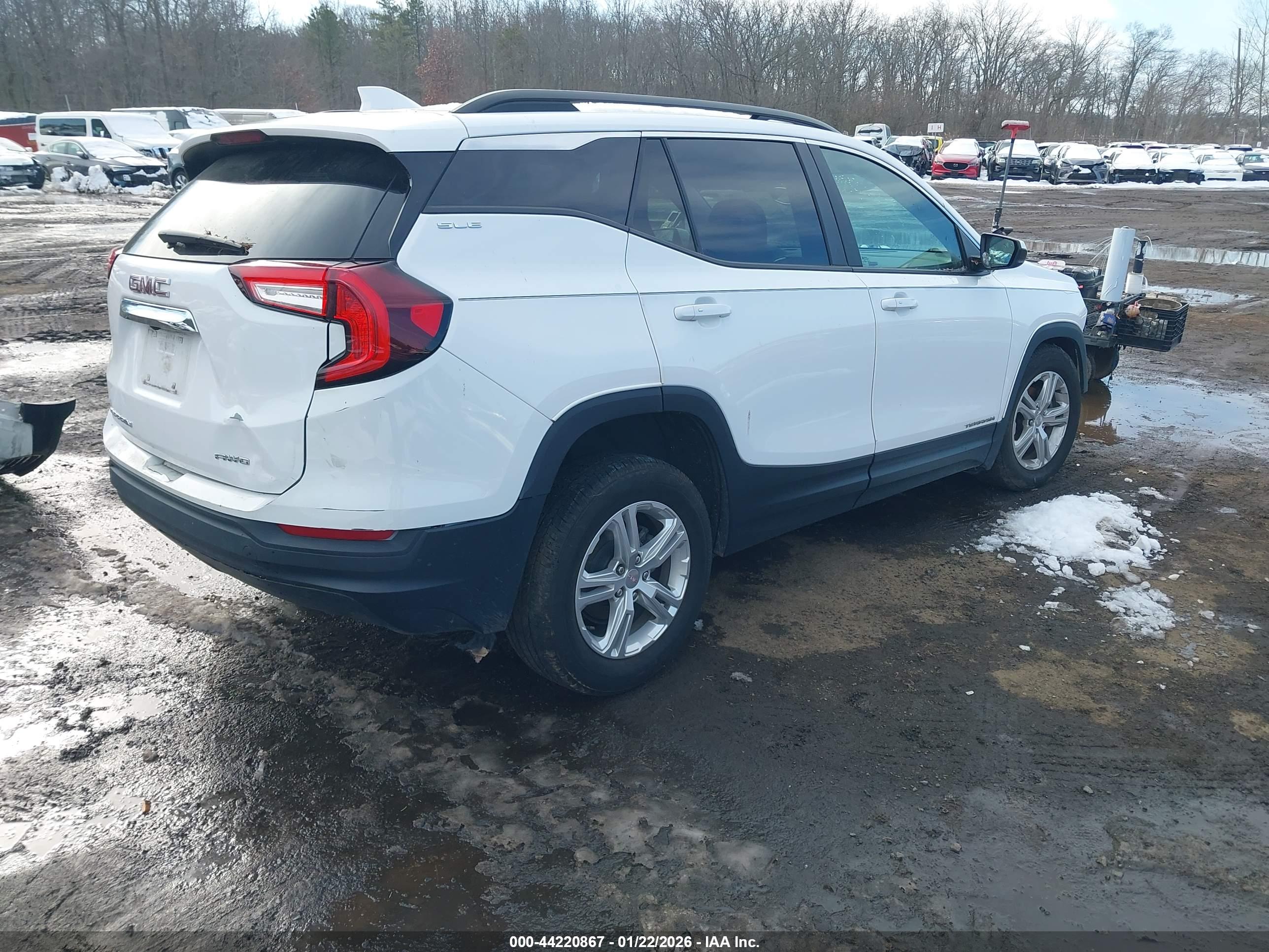 GMC TERRAIN image 4