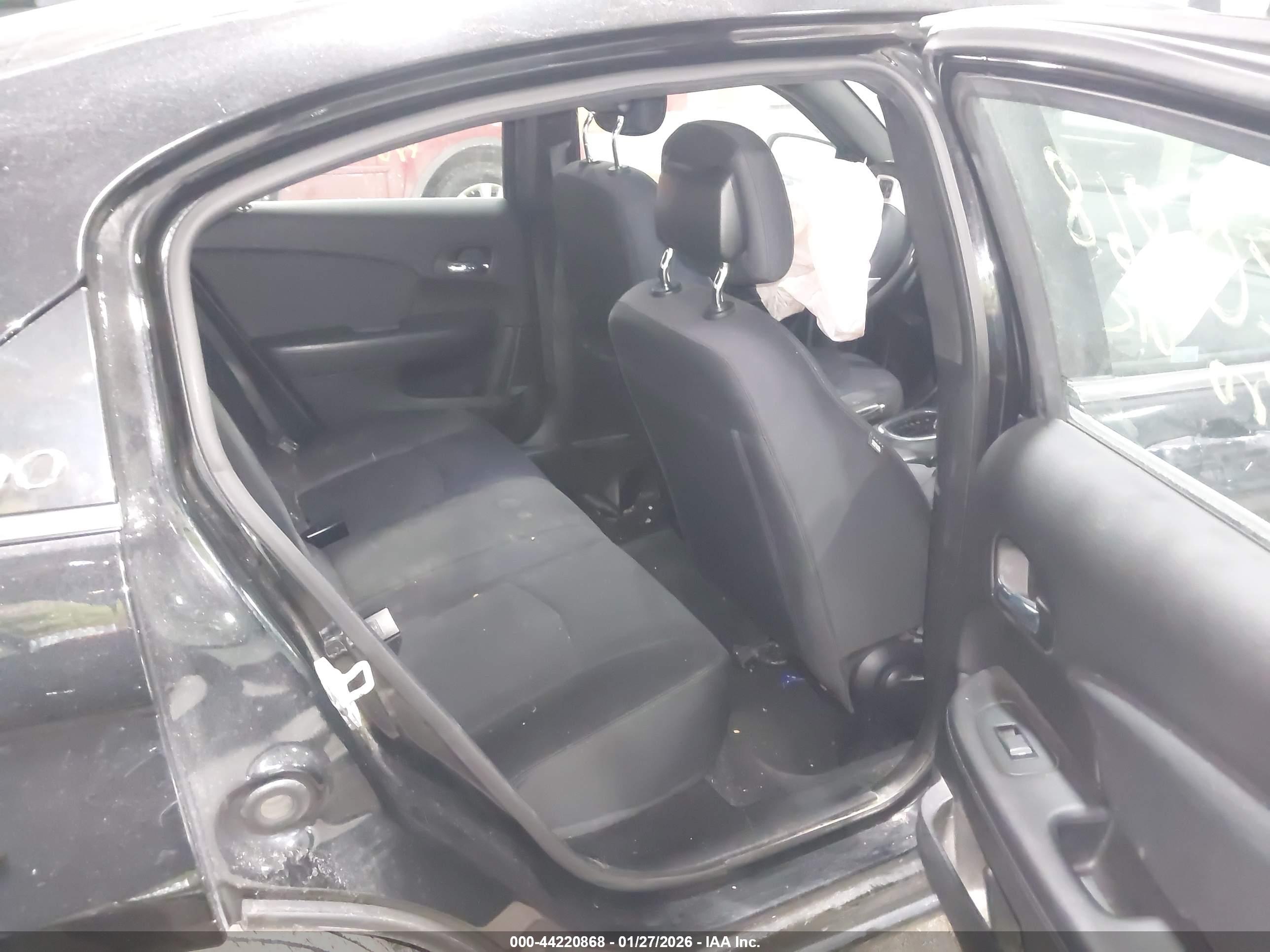 CHRYSLER 200 image 8