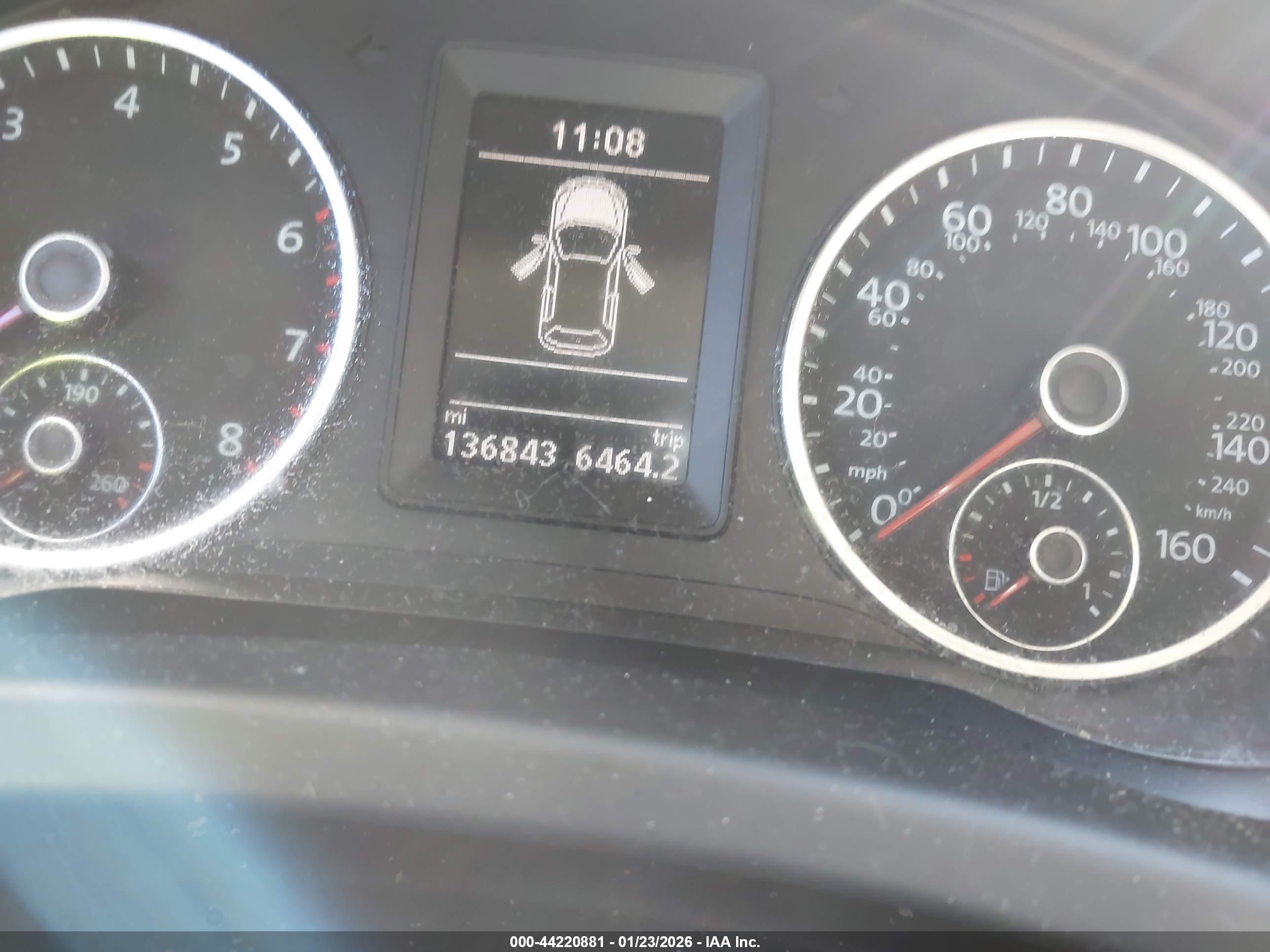 VOLKSWAGEN TIGUAN image 7