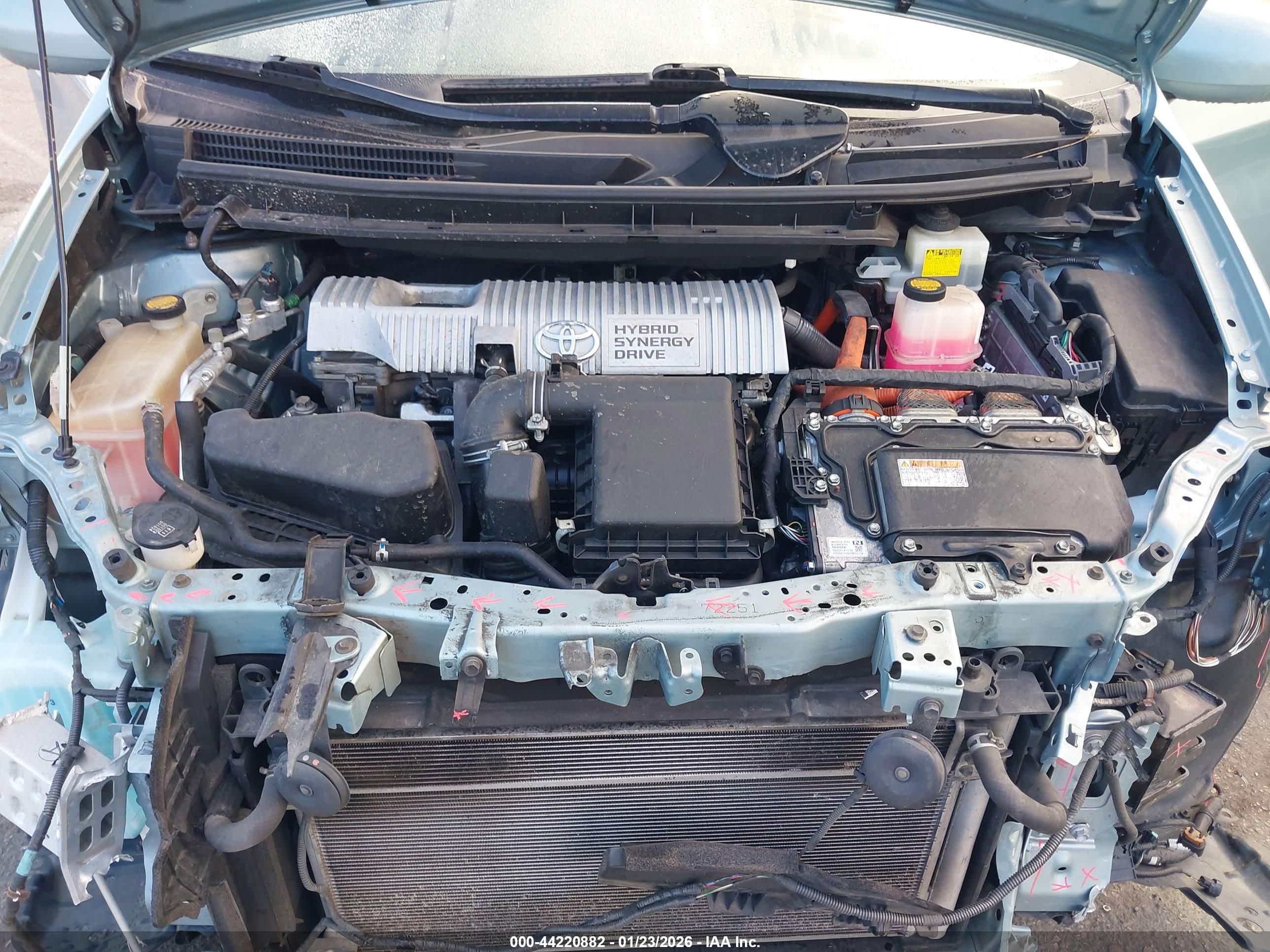 TOYOTA PRIUS image 10