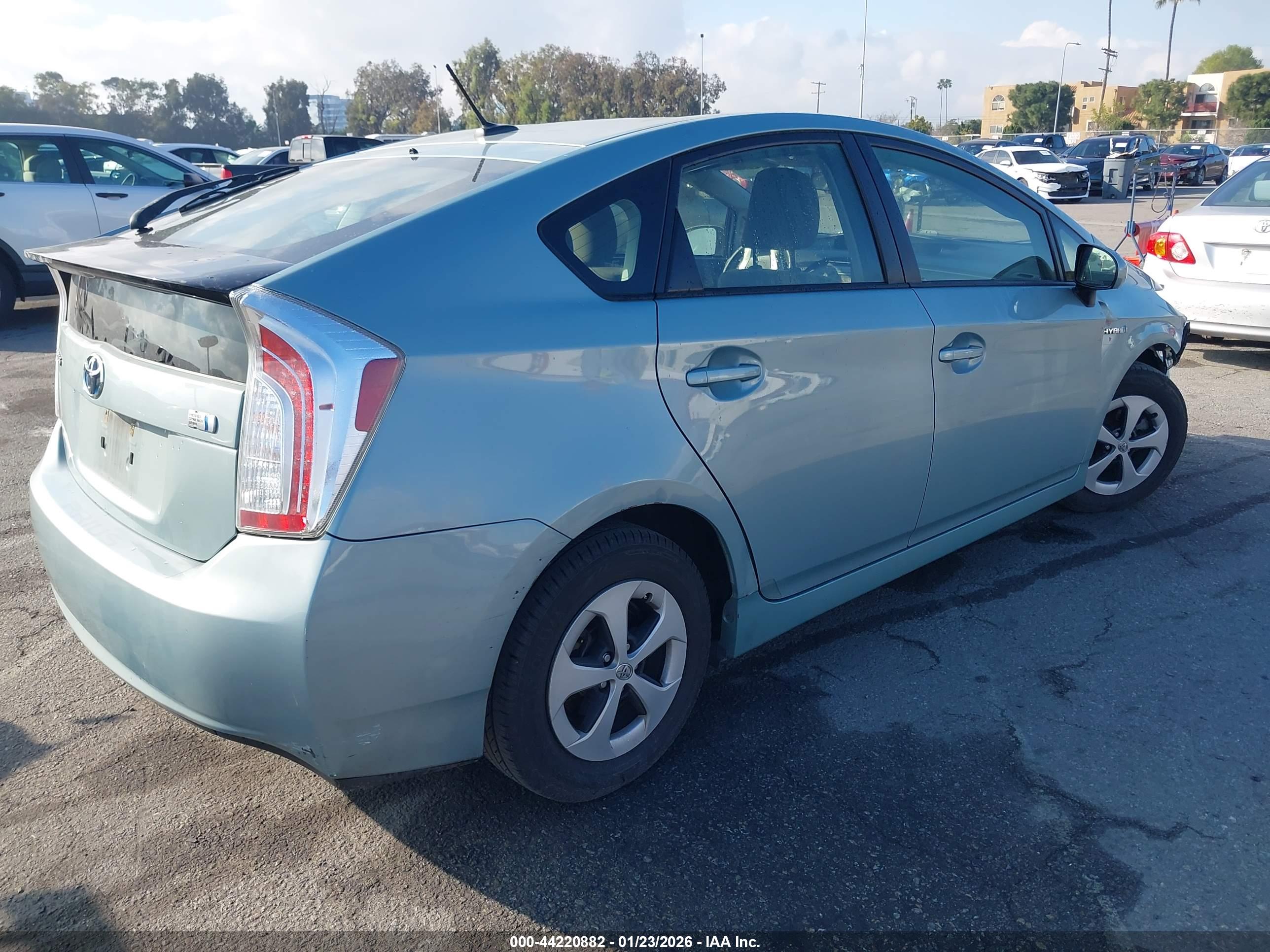 TOYOTA PRIUS image 4