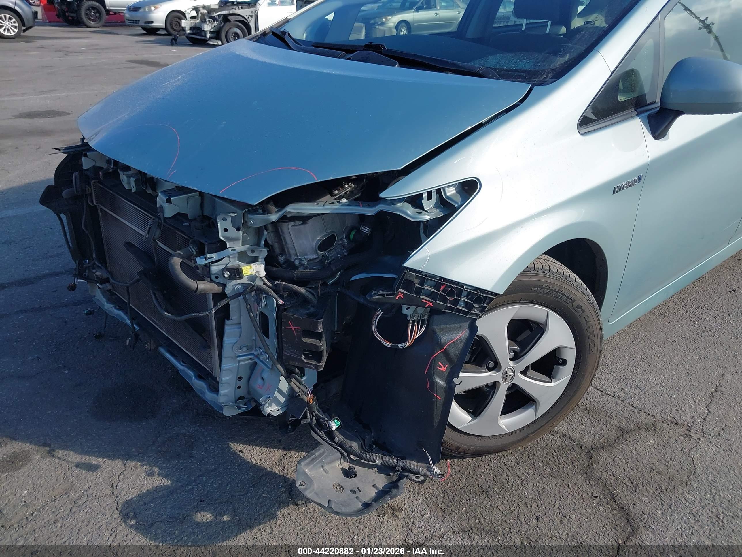 TOYOTA PRIUS image 6