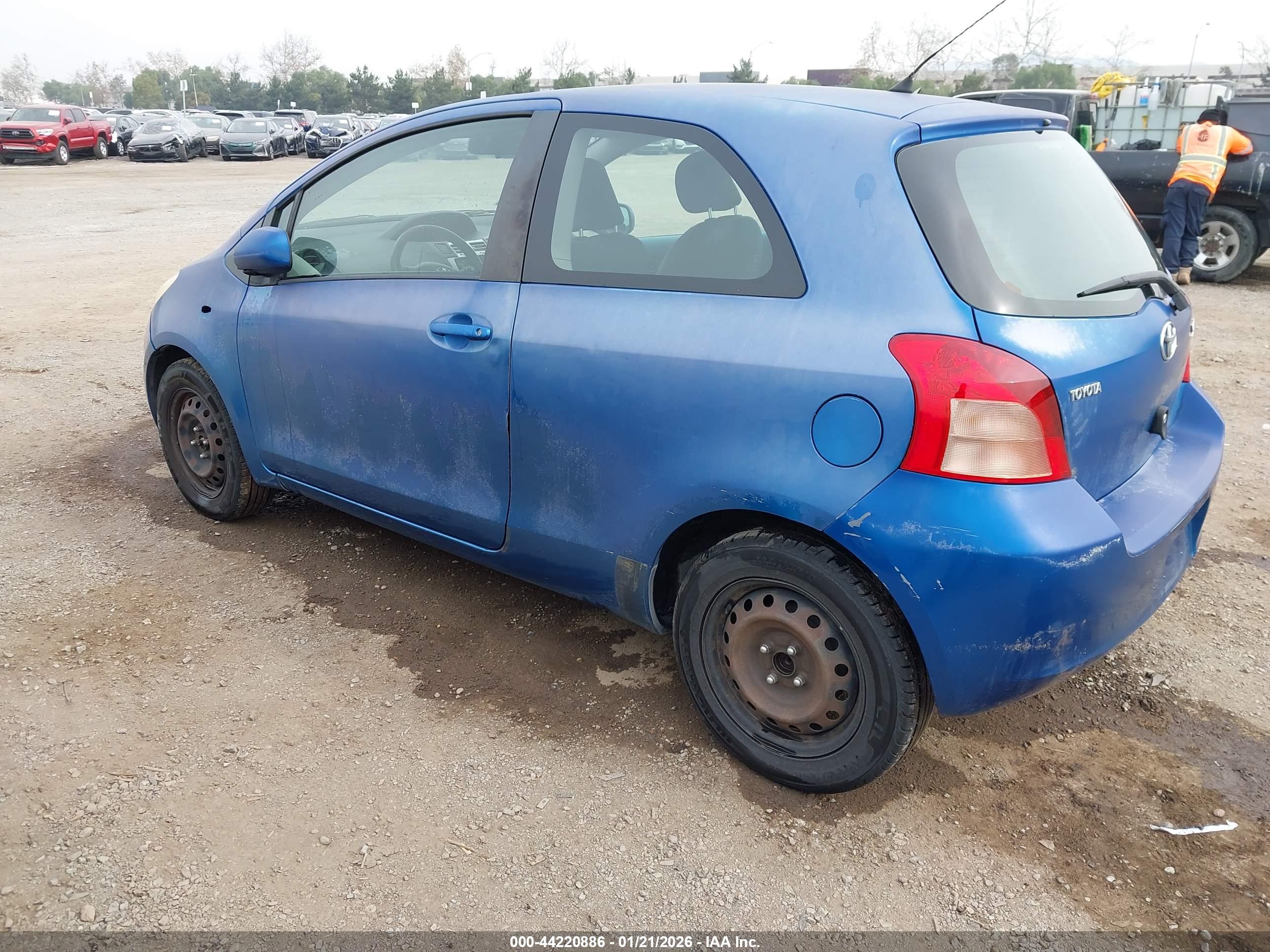 TOYOTA YARIS image 3