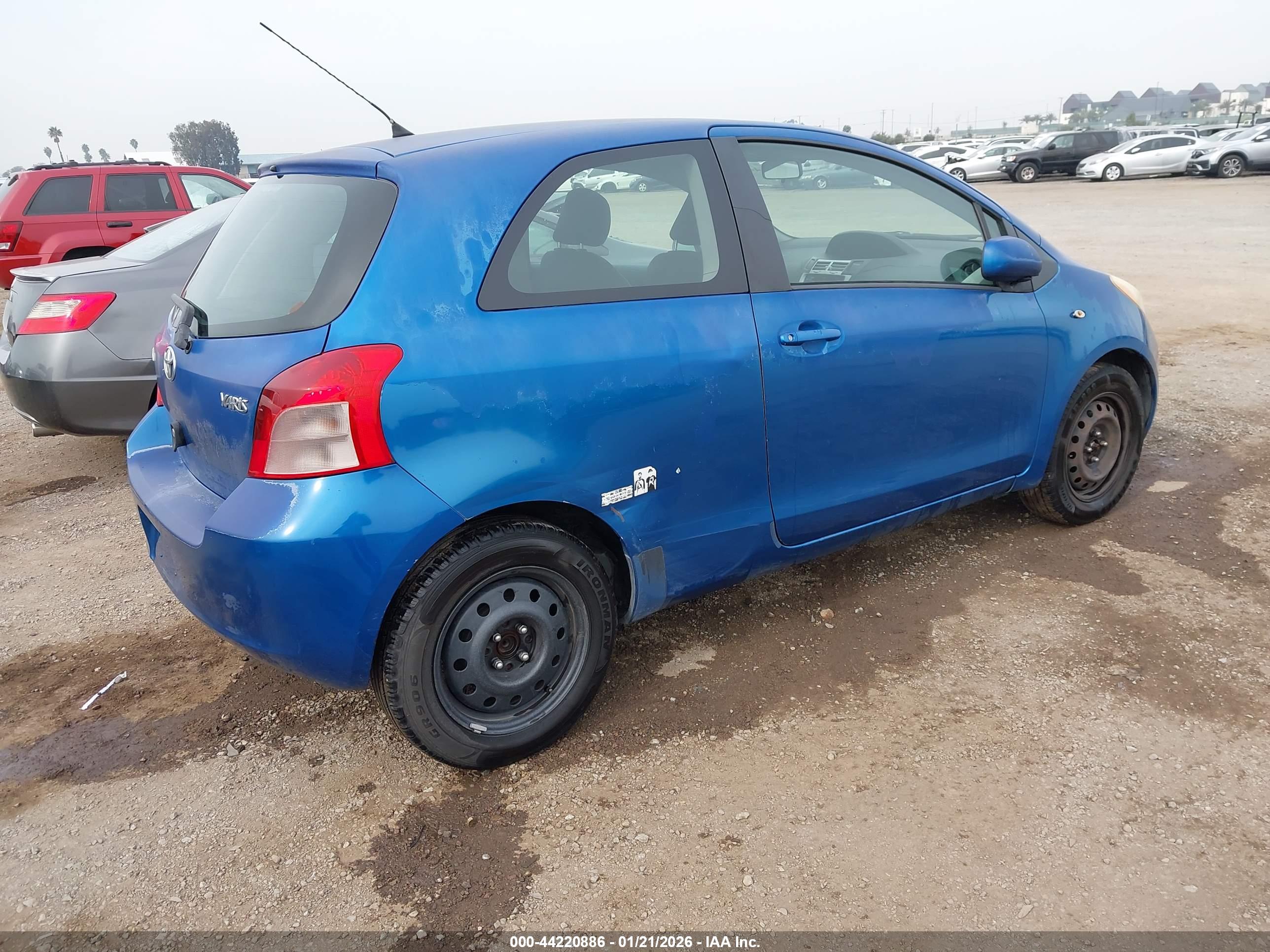 TOYOTA YARIS image 4