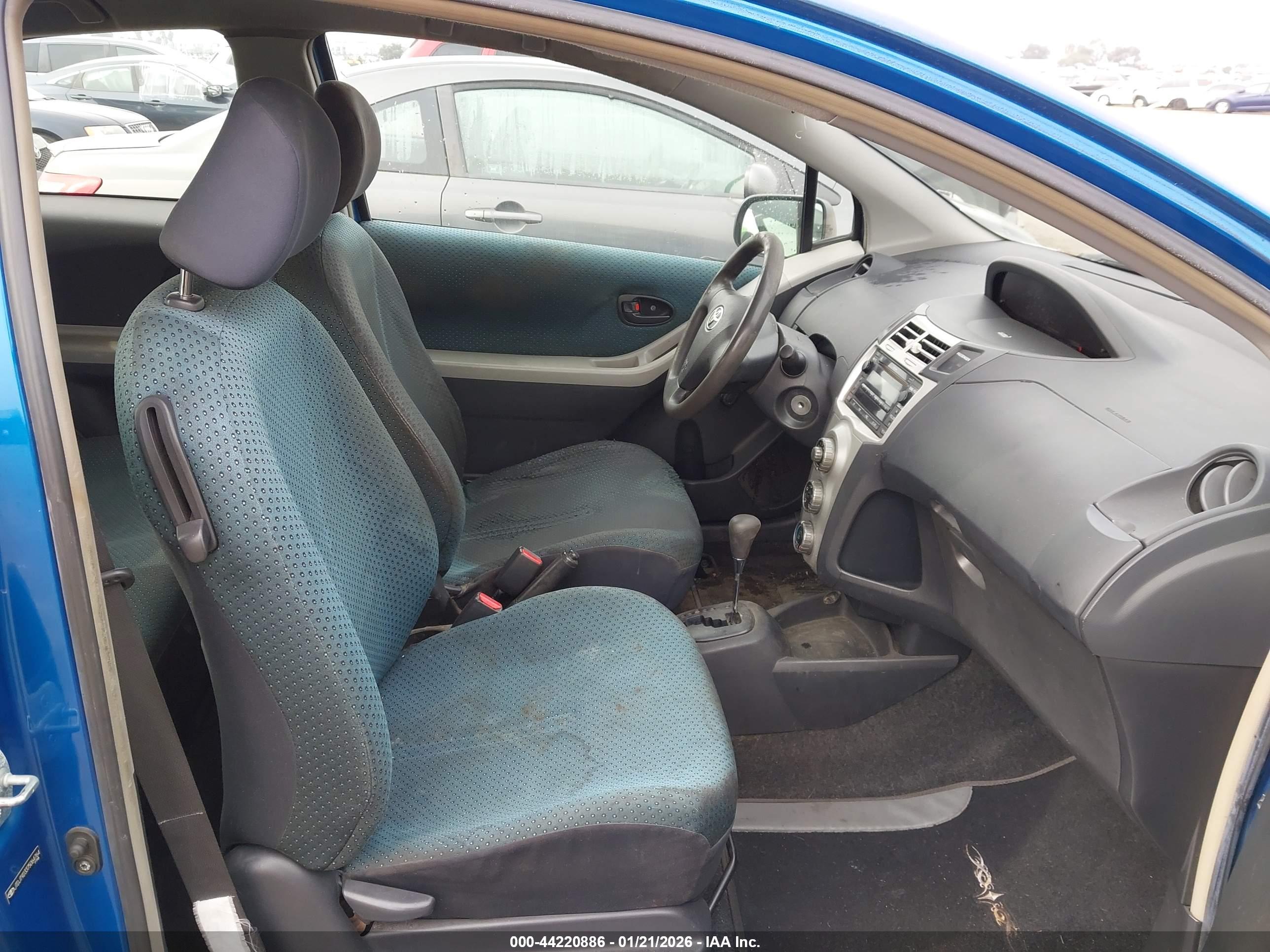 TOYOTA YARIS image 5