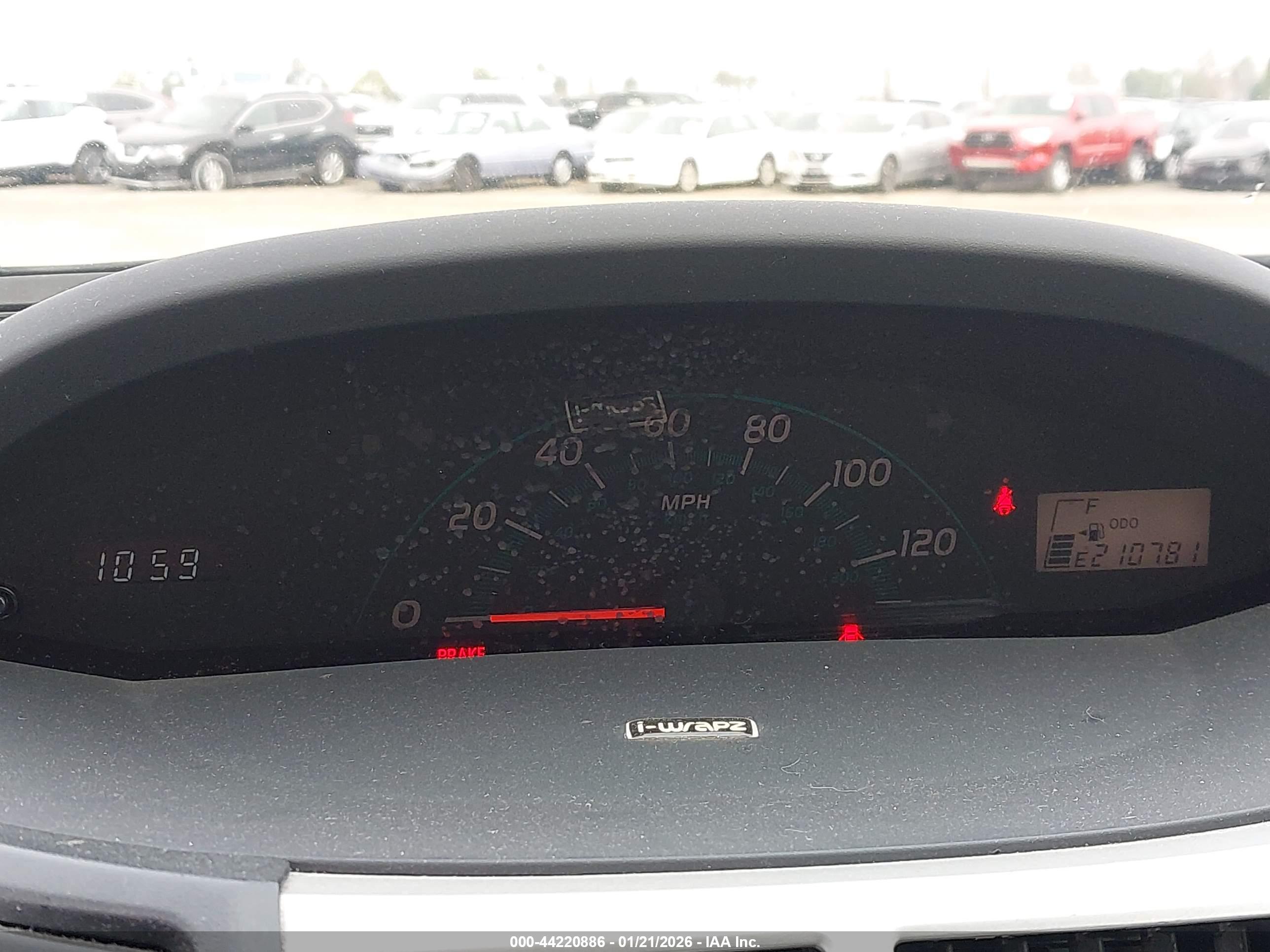 TOYOTA YARIS image 7