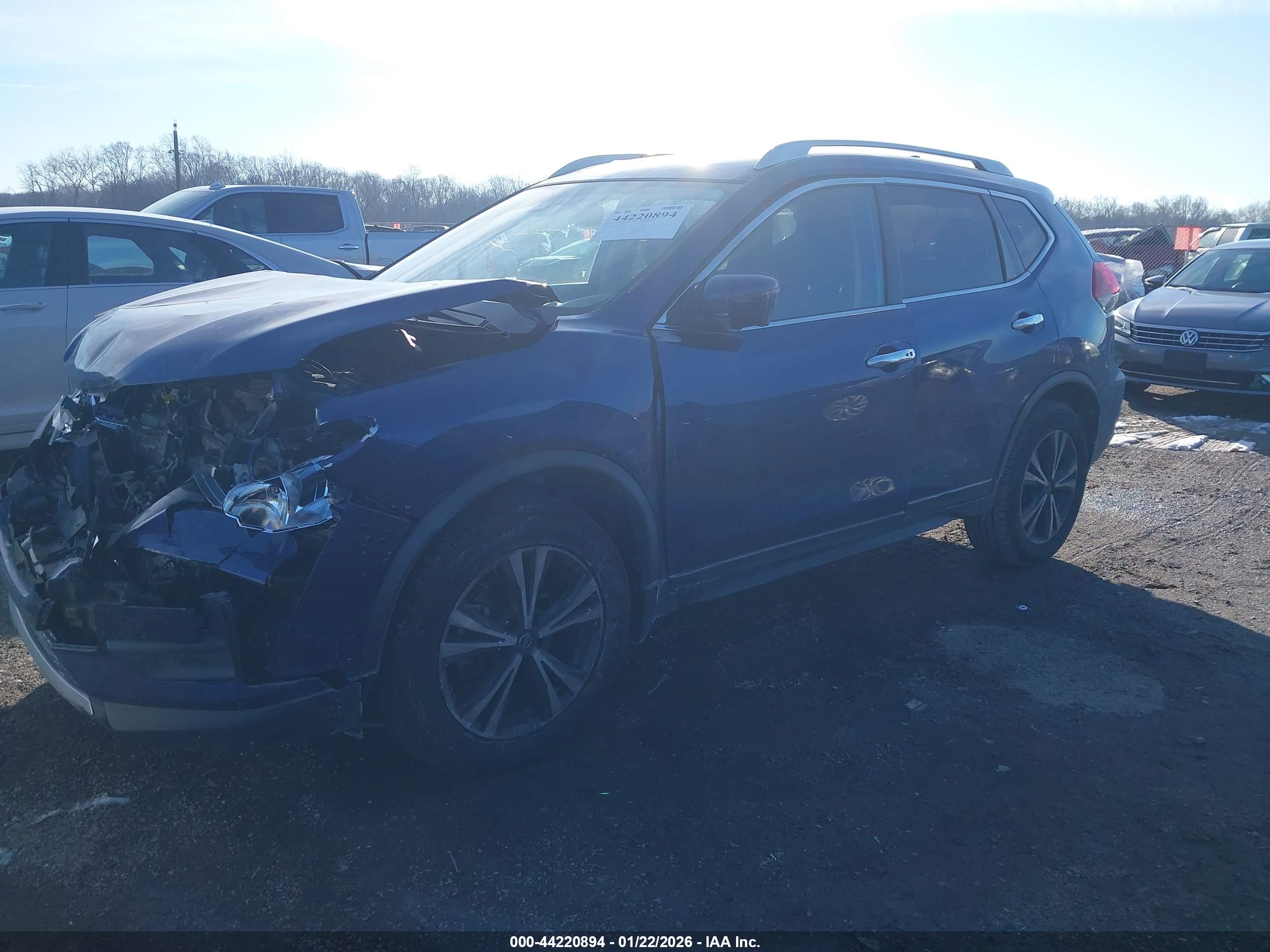NISSAN ROGUE image 2