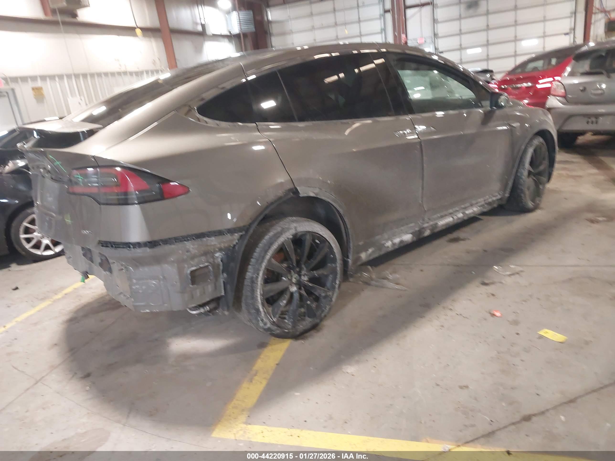 TESLA MODEL image 4