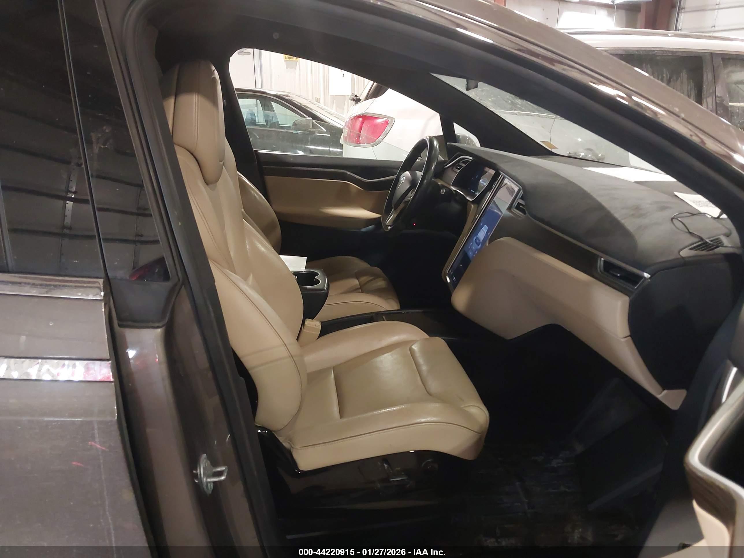 TESLA MODEL image 5