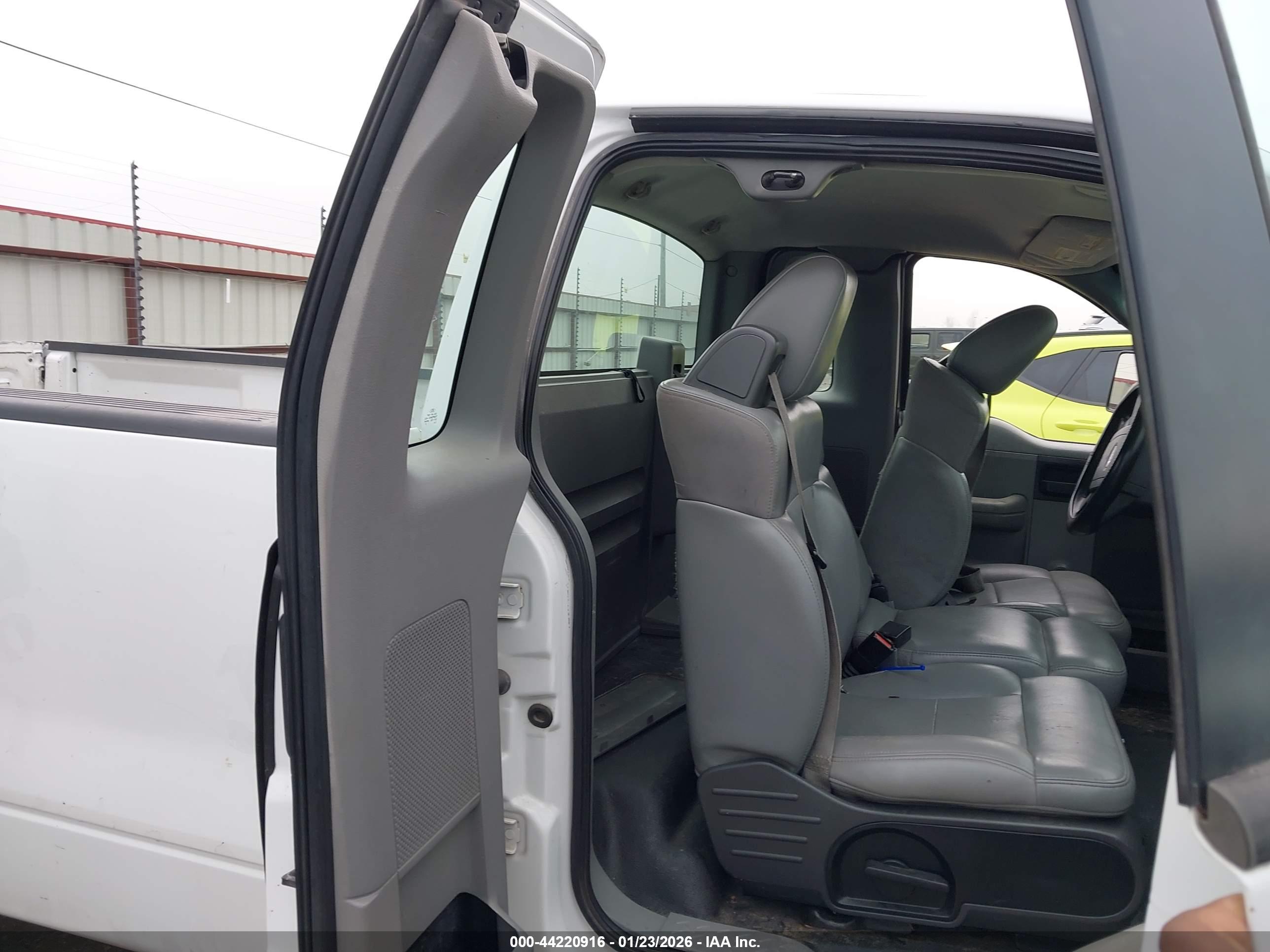 FORD F-150 image 8