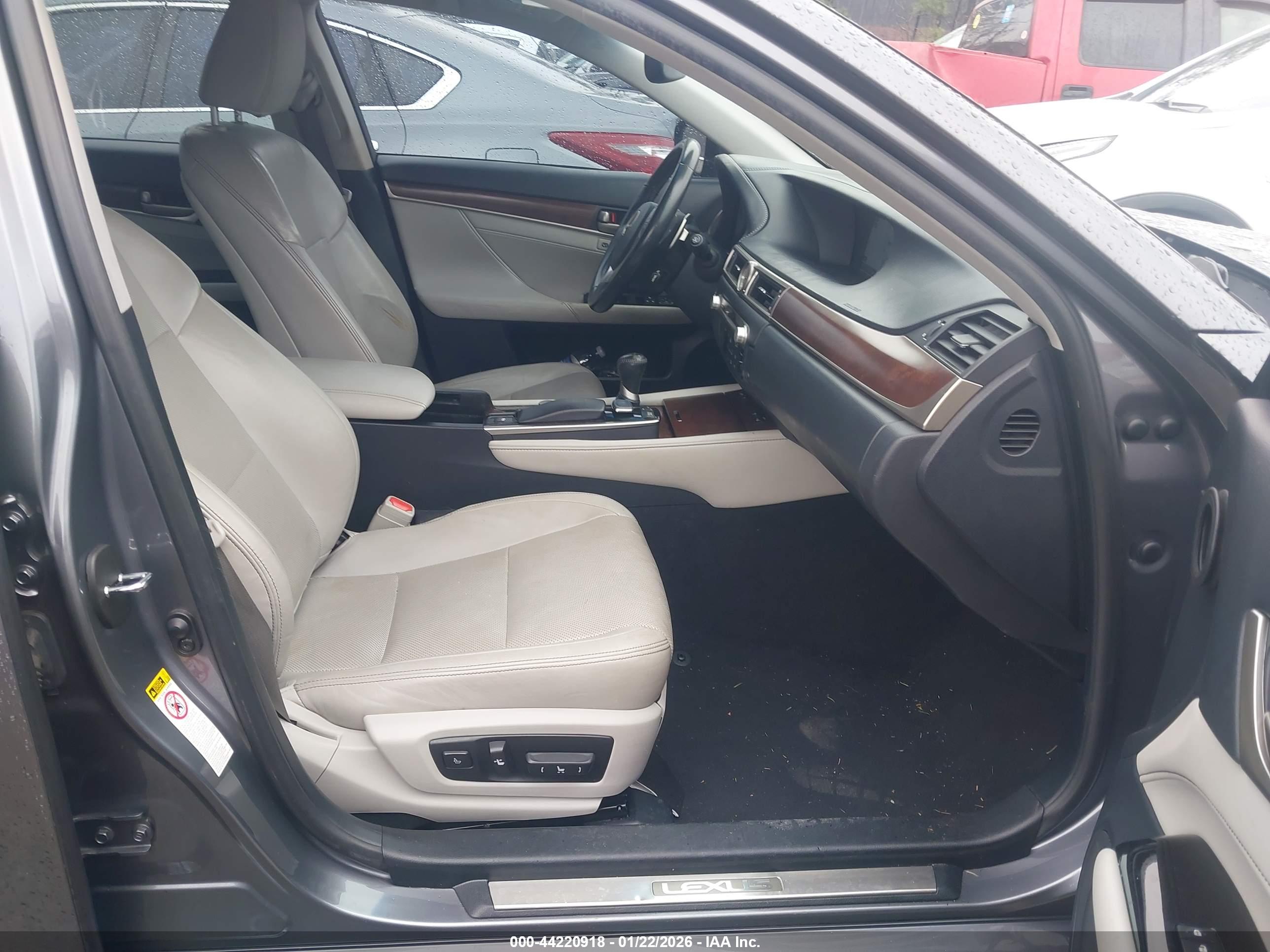 LEXUS GS image 5