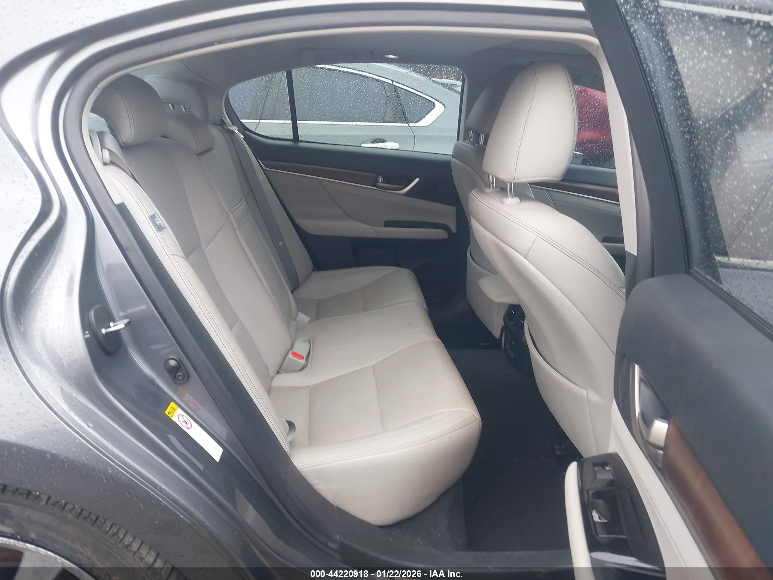 LEXUS GS image 8