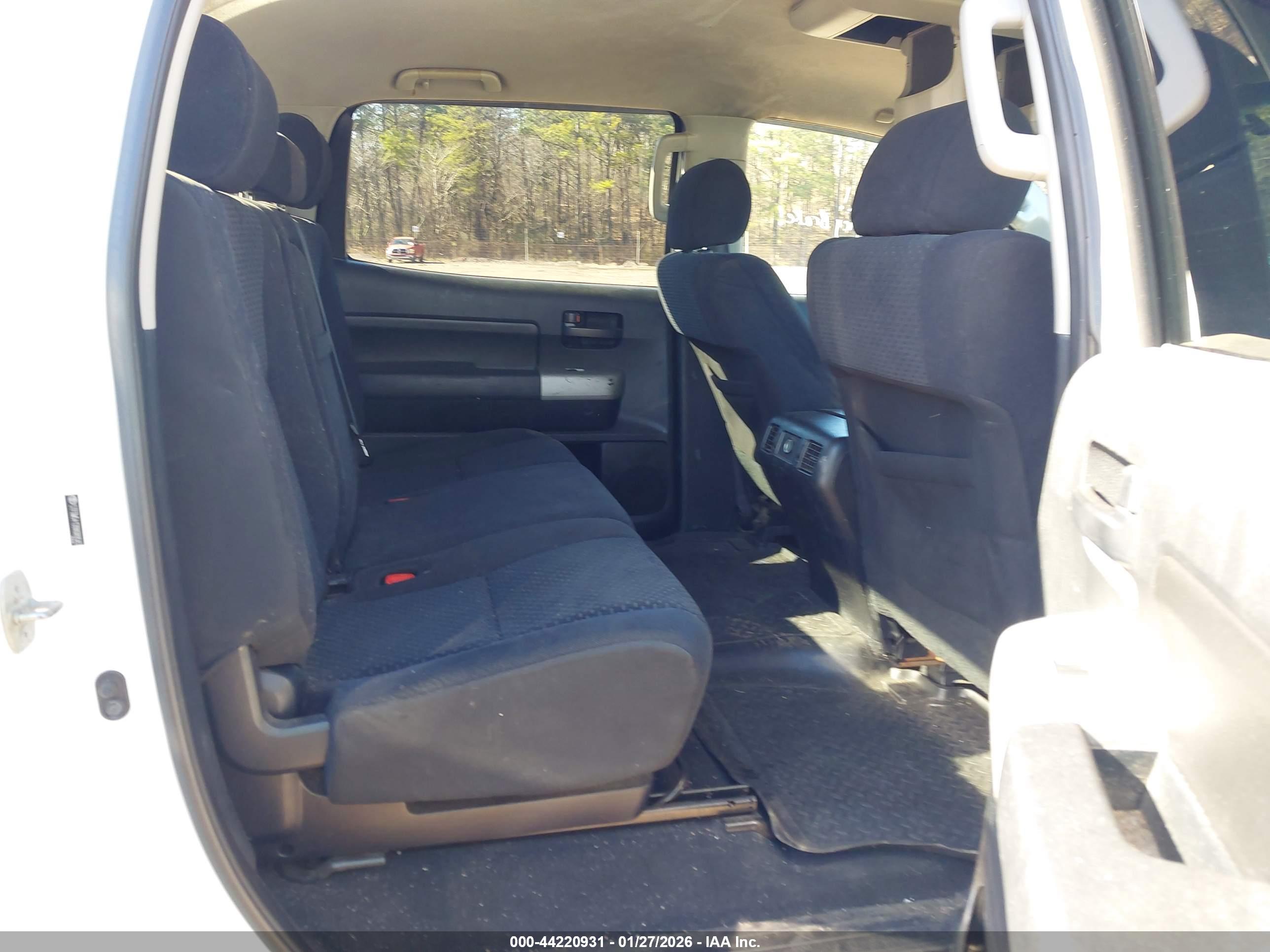TOYOTA TUNDRA image 8