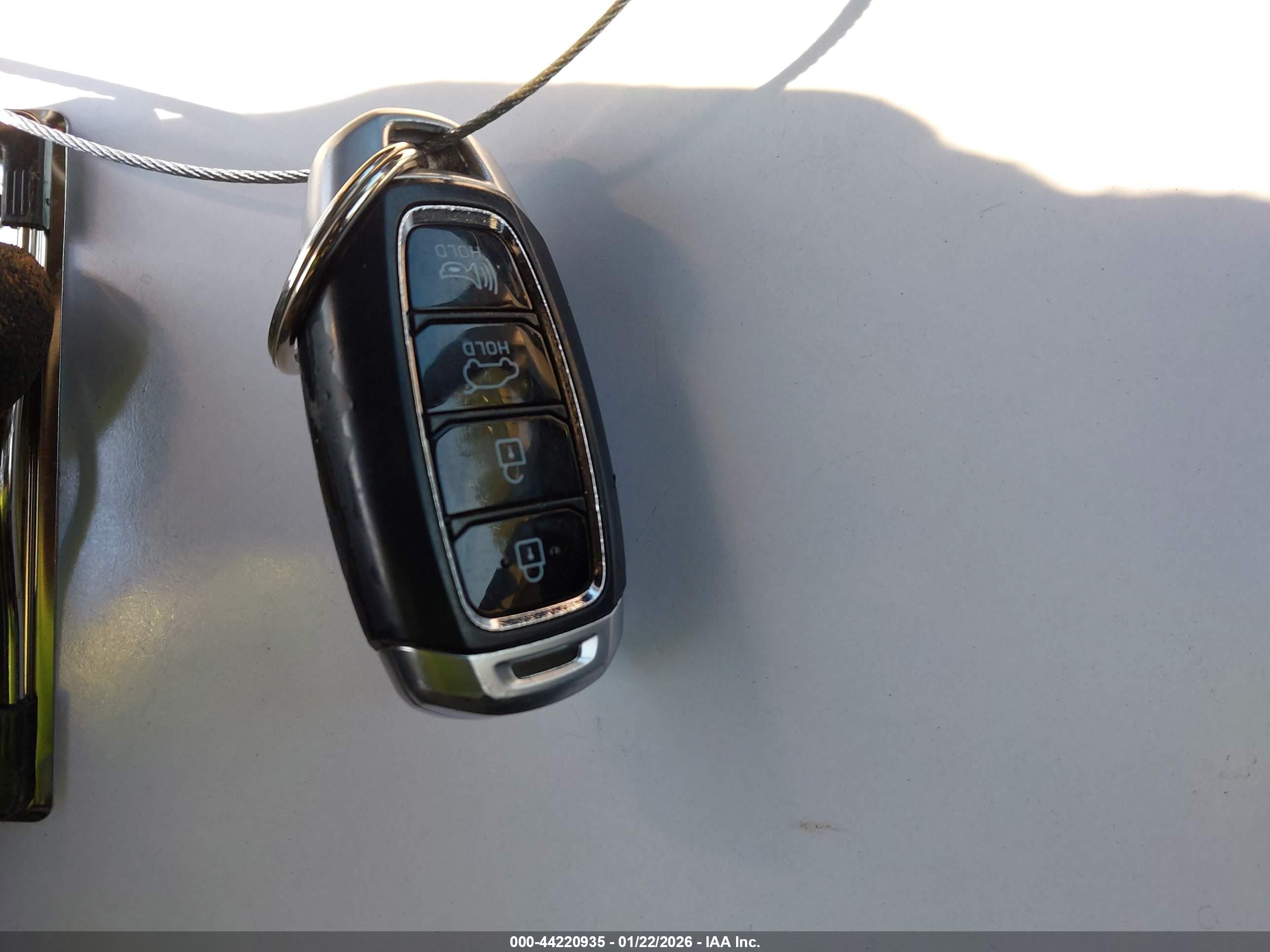 HYUNDAI KONA image 11