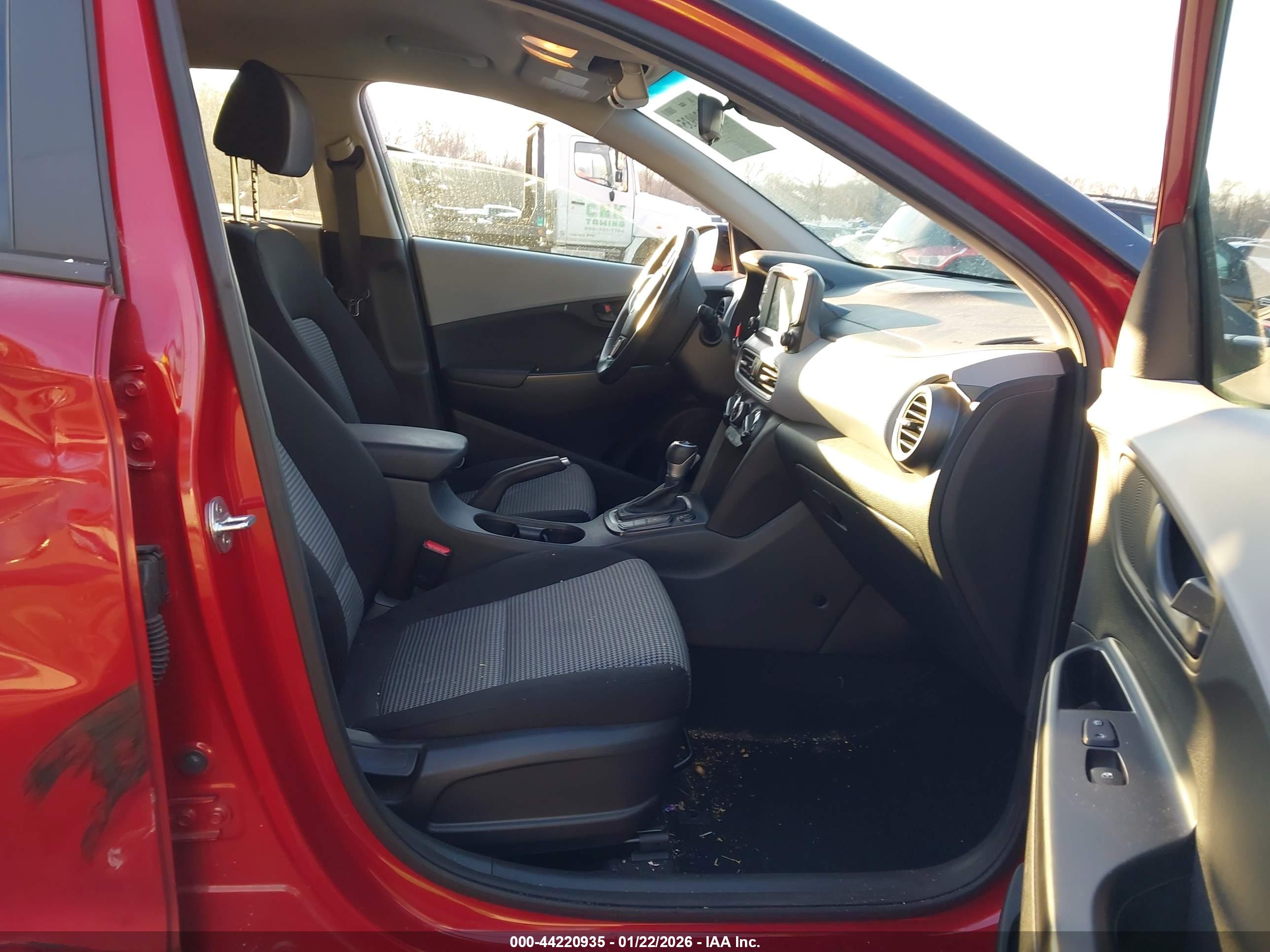 HYUNDAI KONA image 5