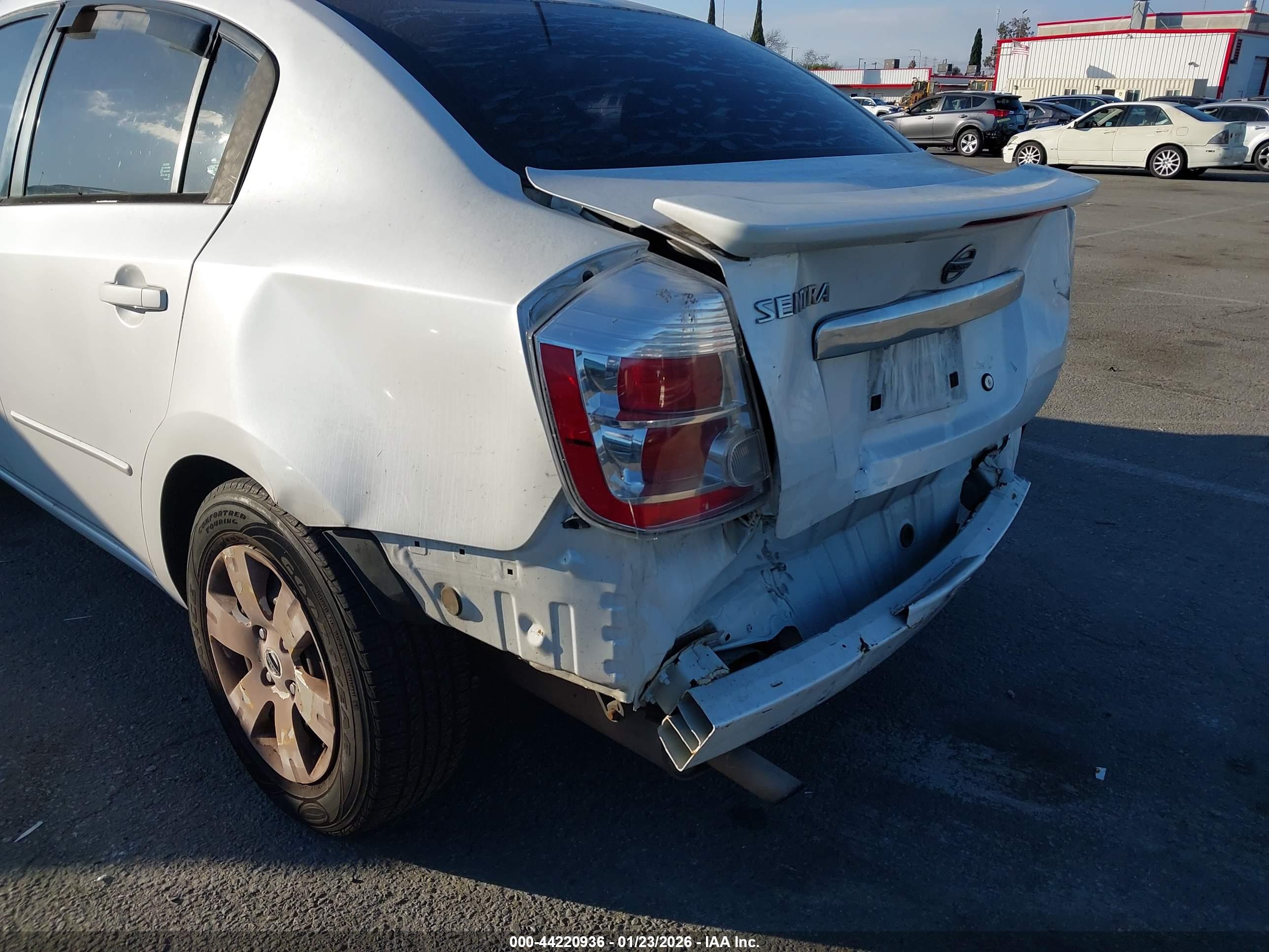 NISSAN SENTRA image 6