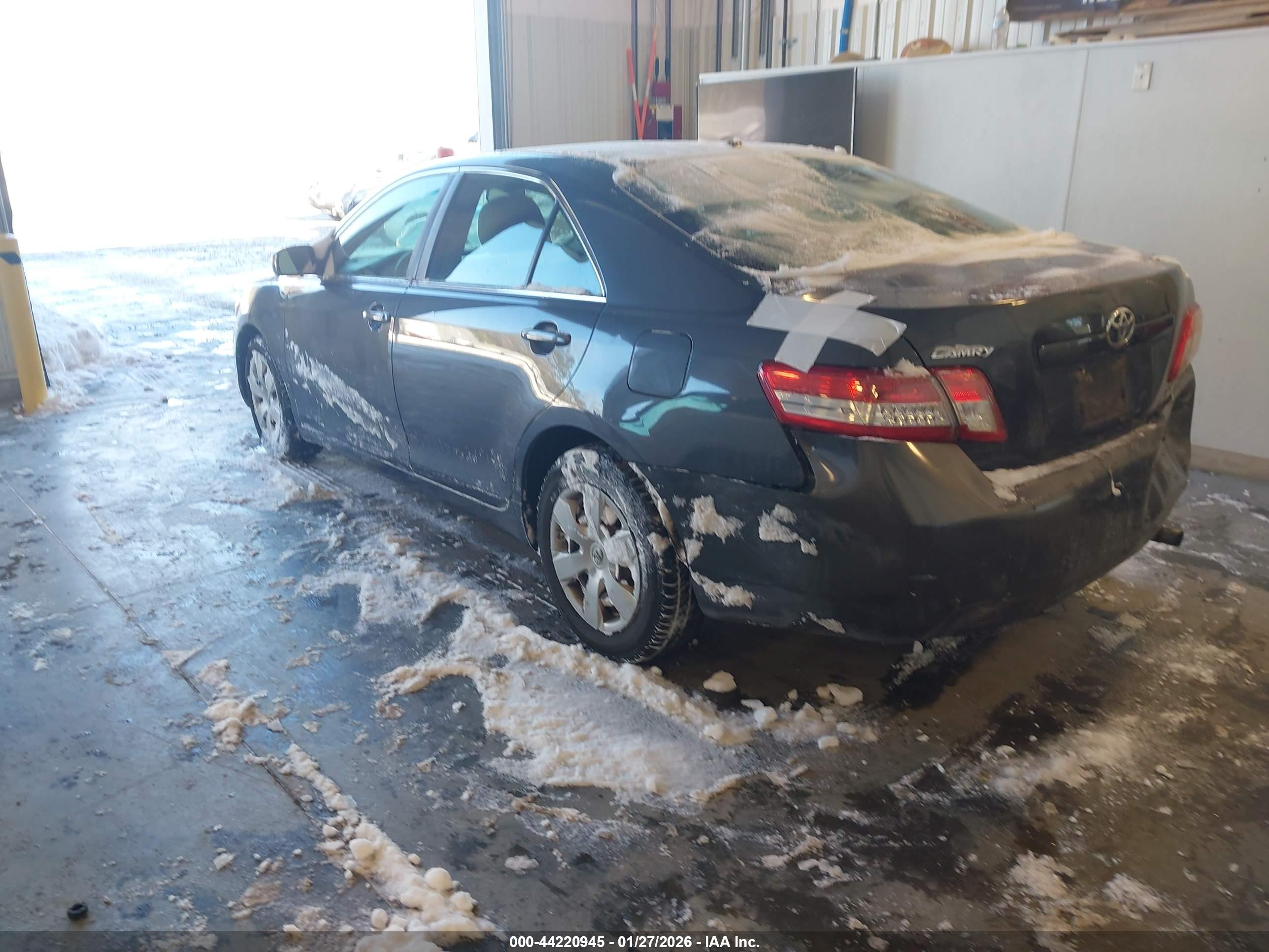 TOYOTA CAMRY image 3