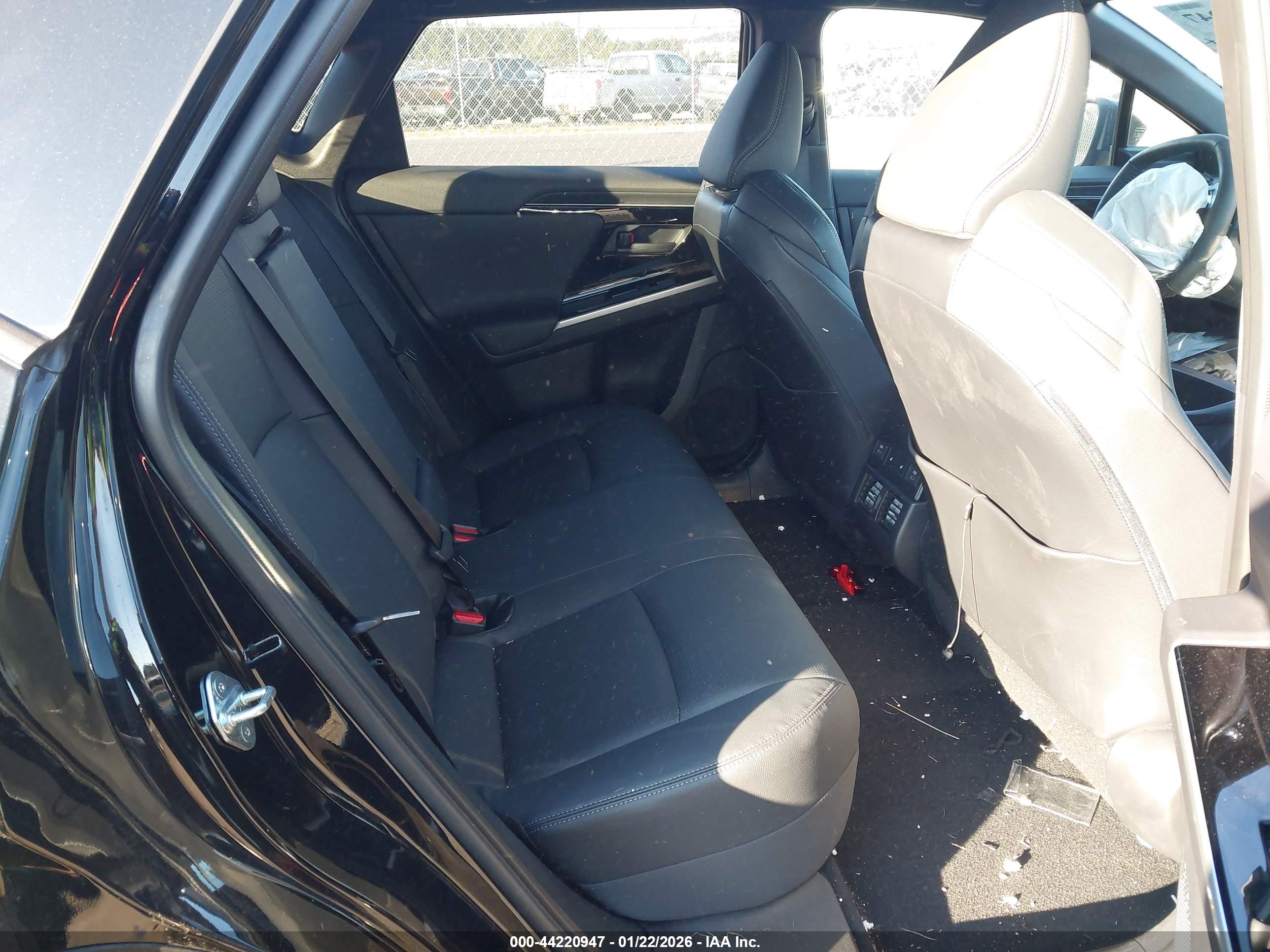 SUBARU SOLTERRA image 8