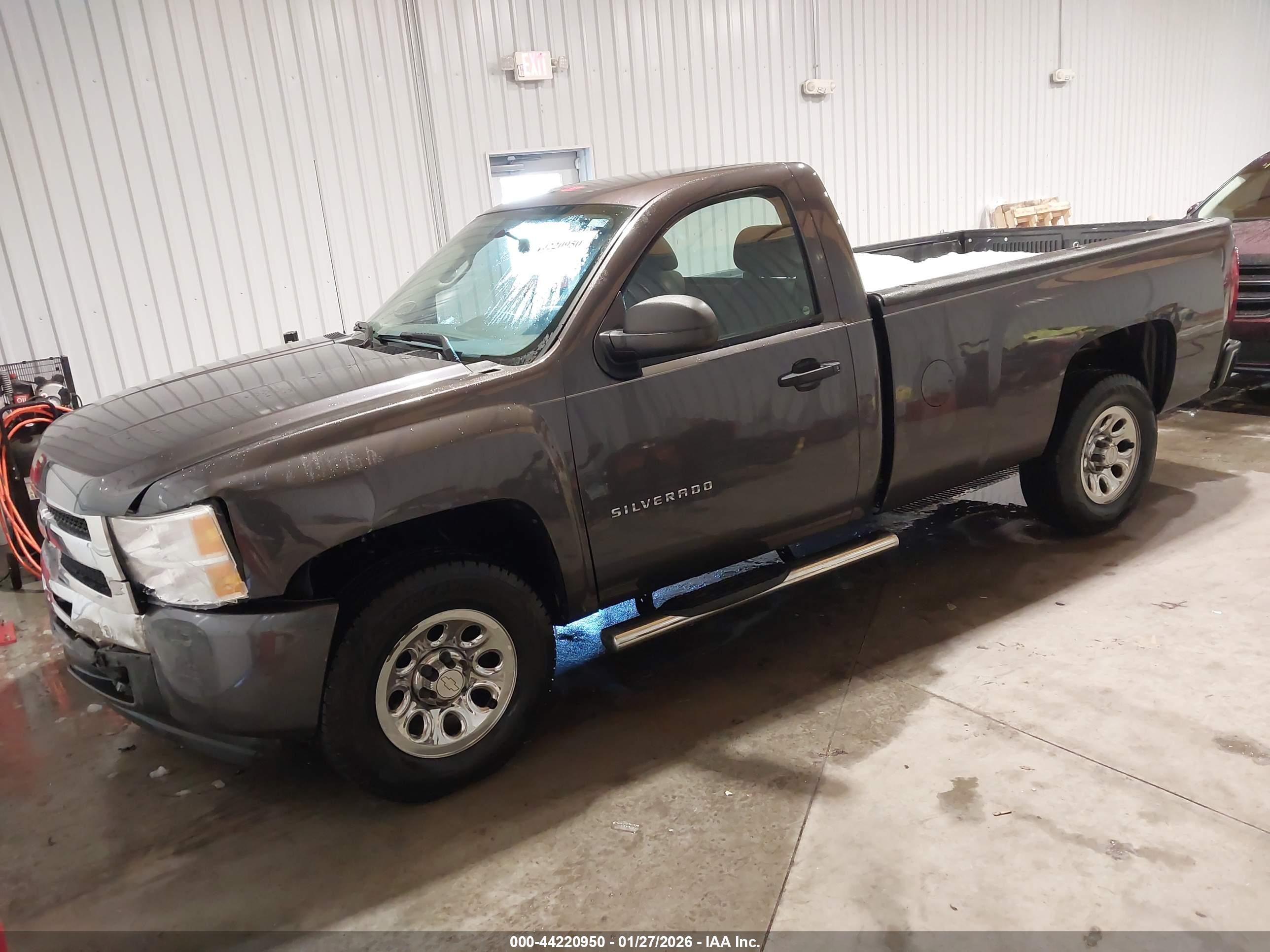 CHEVROLET SILVERADO image 2