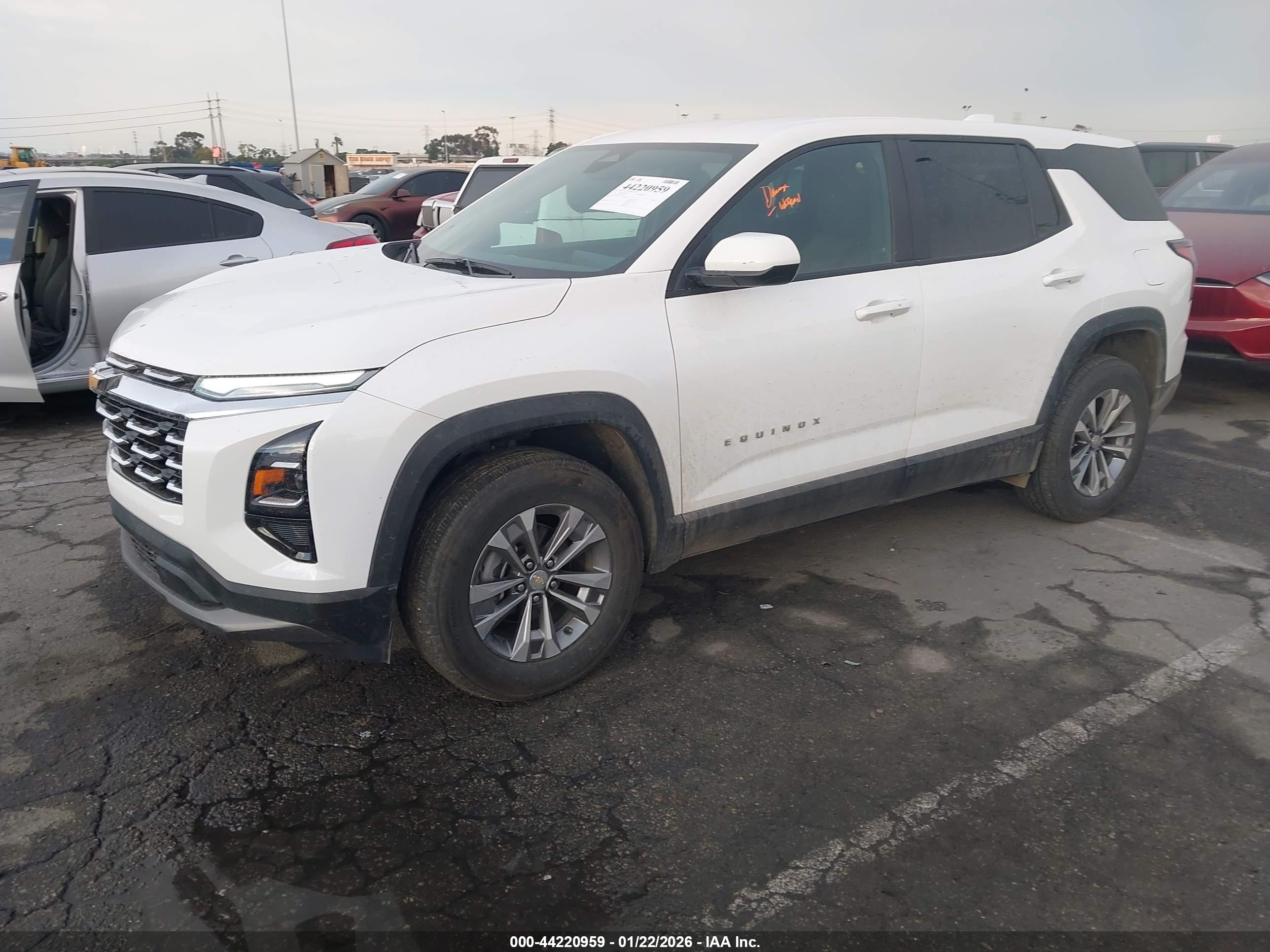 CHEVROLET EQUINOX image 2