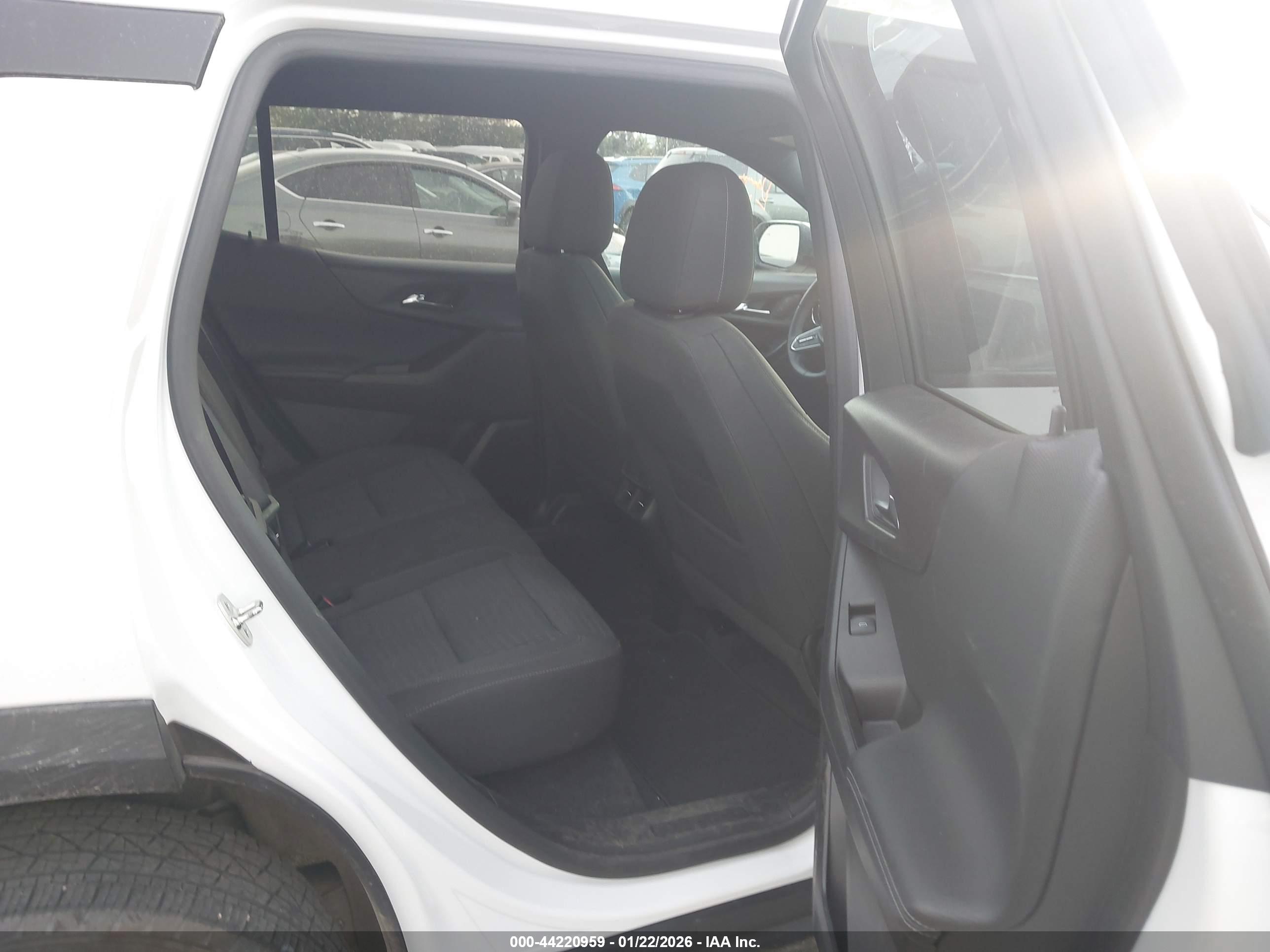 CHEVROLET EQUINOX image 8