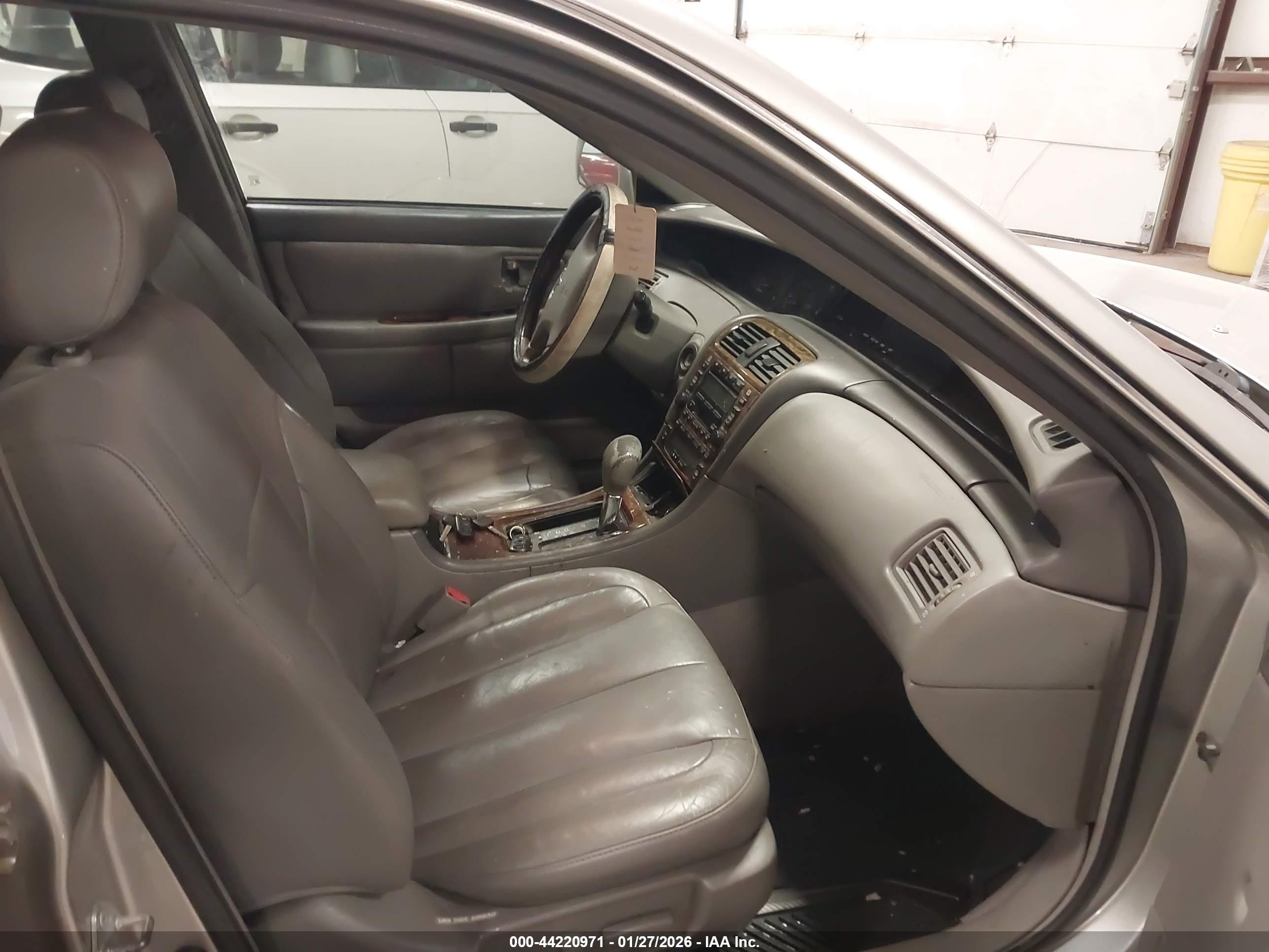 TOYOTA AVALON image 5