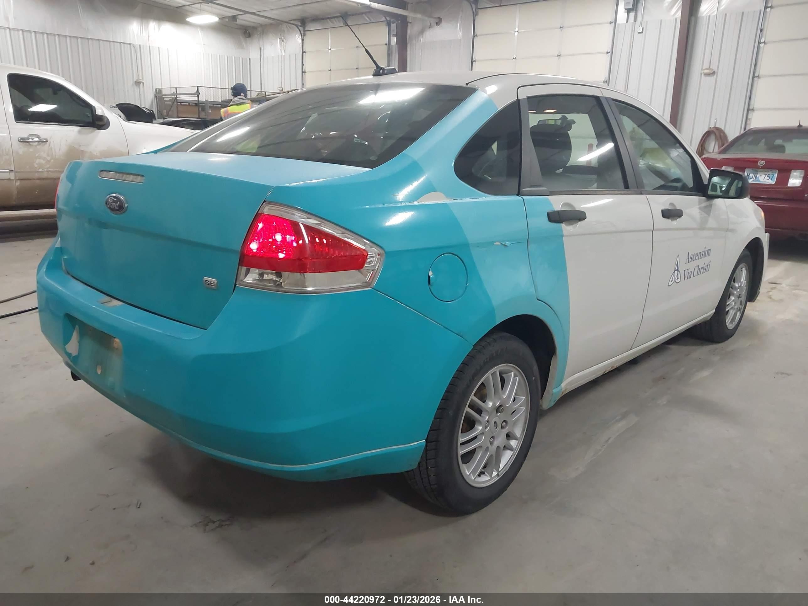 FORD FOCUS image 4