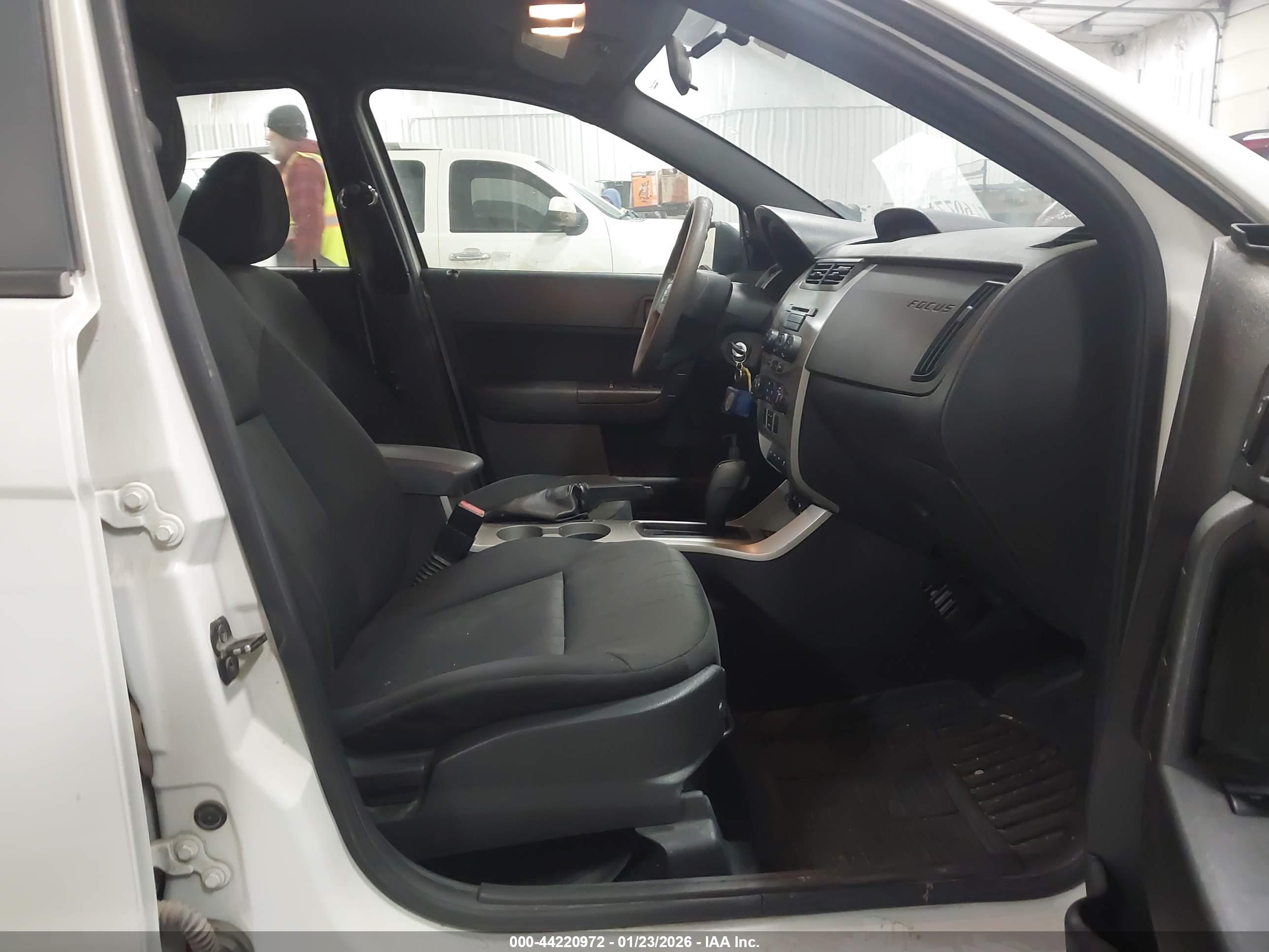 FORD FOCUS image 5