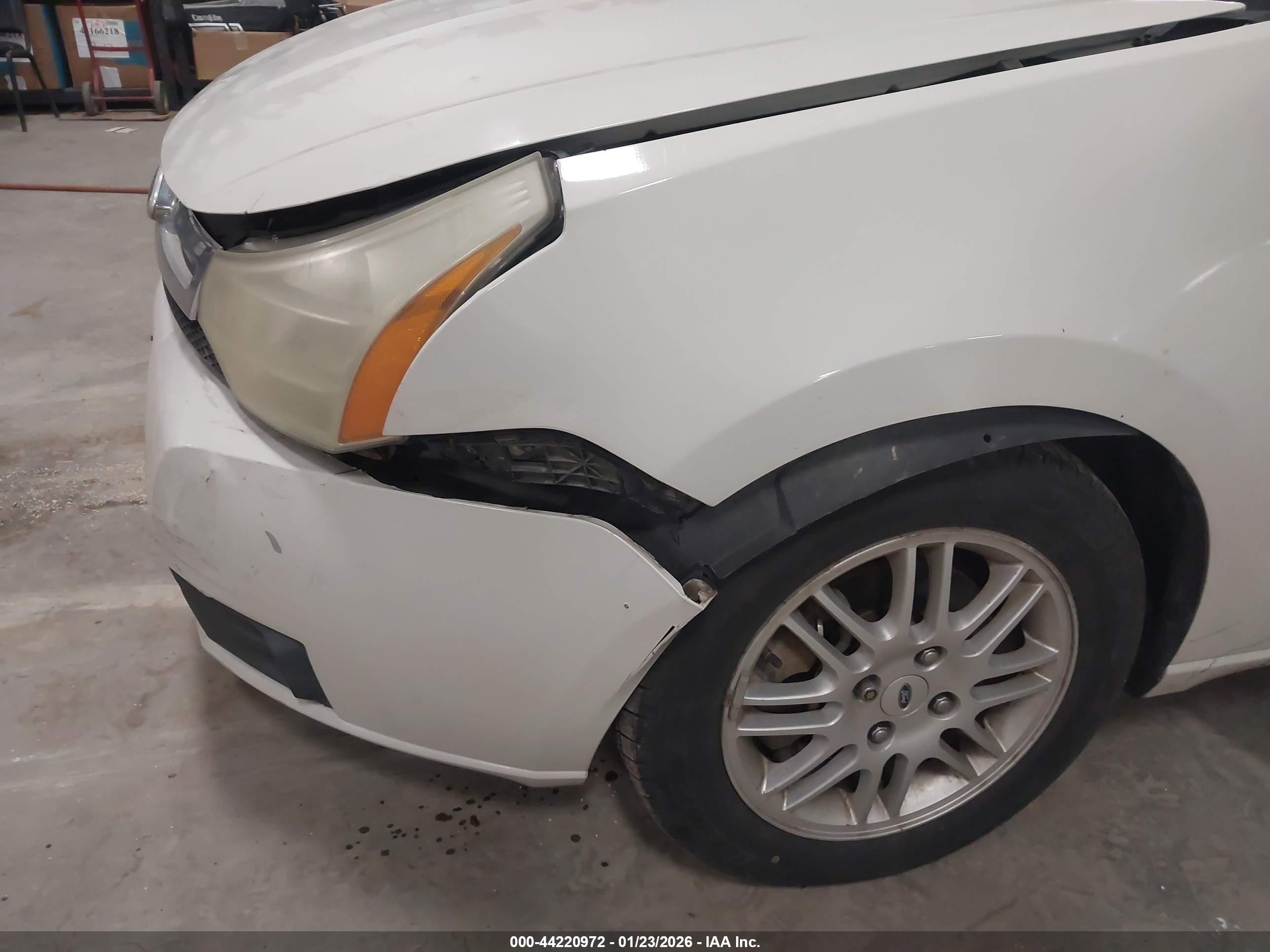FORD FOCUS image 6