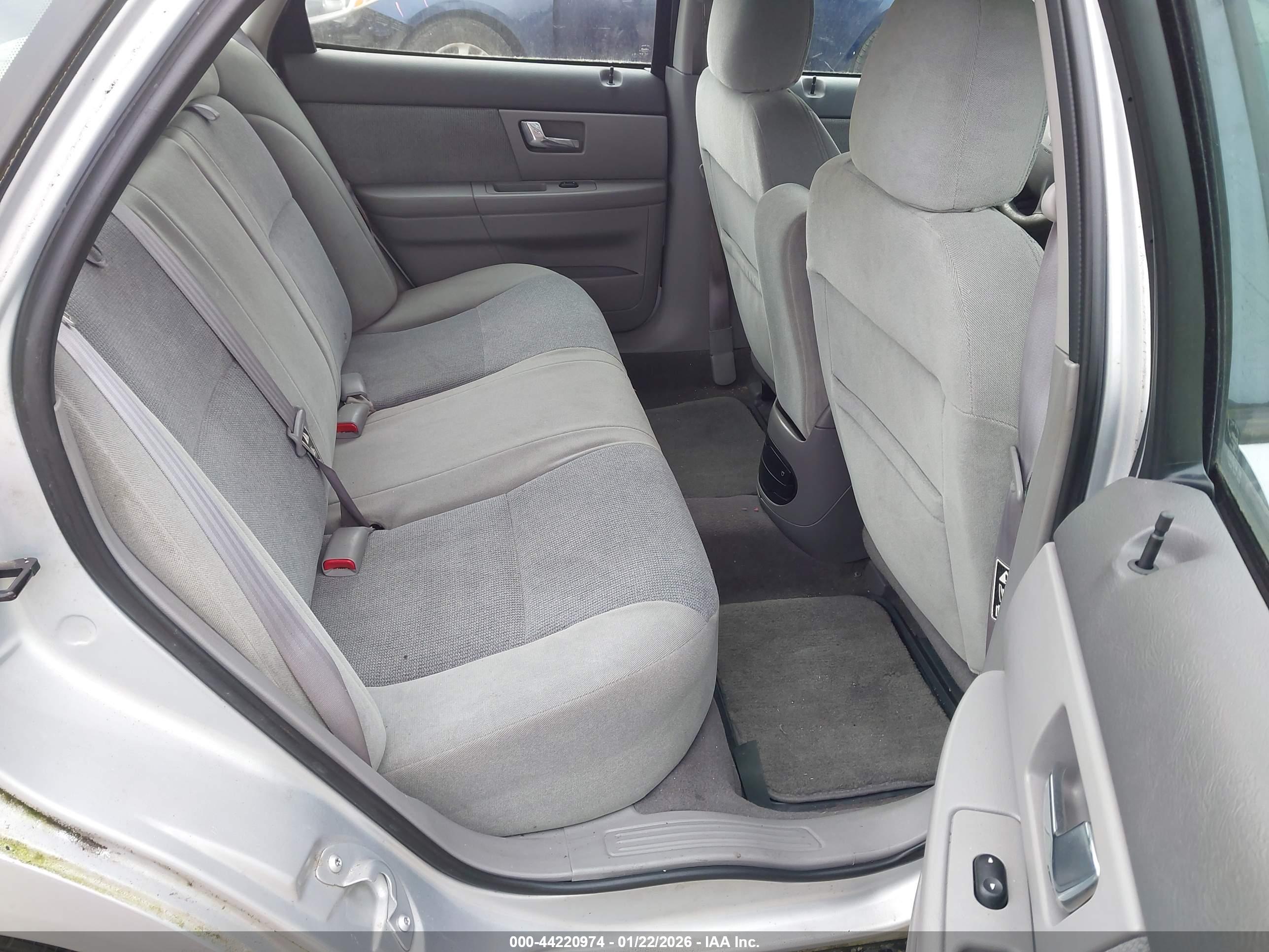 FORD TAURUS image 8