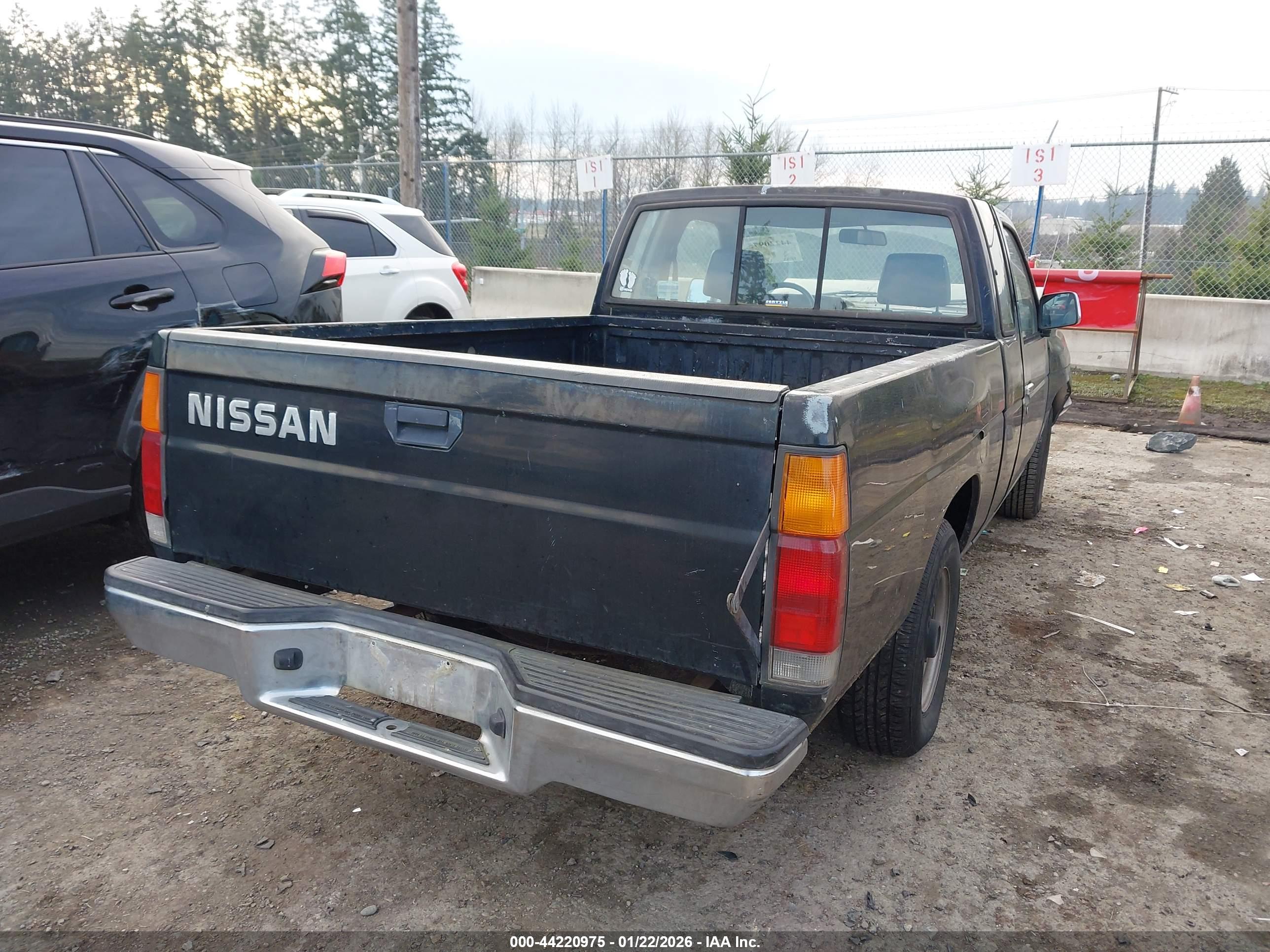 NISSAN TRUCK image 4
