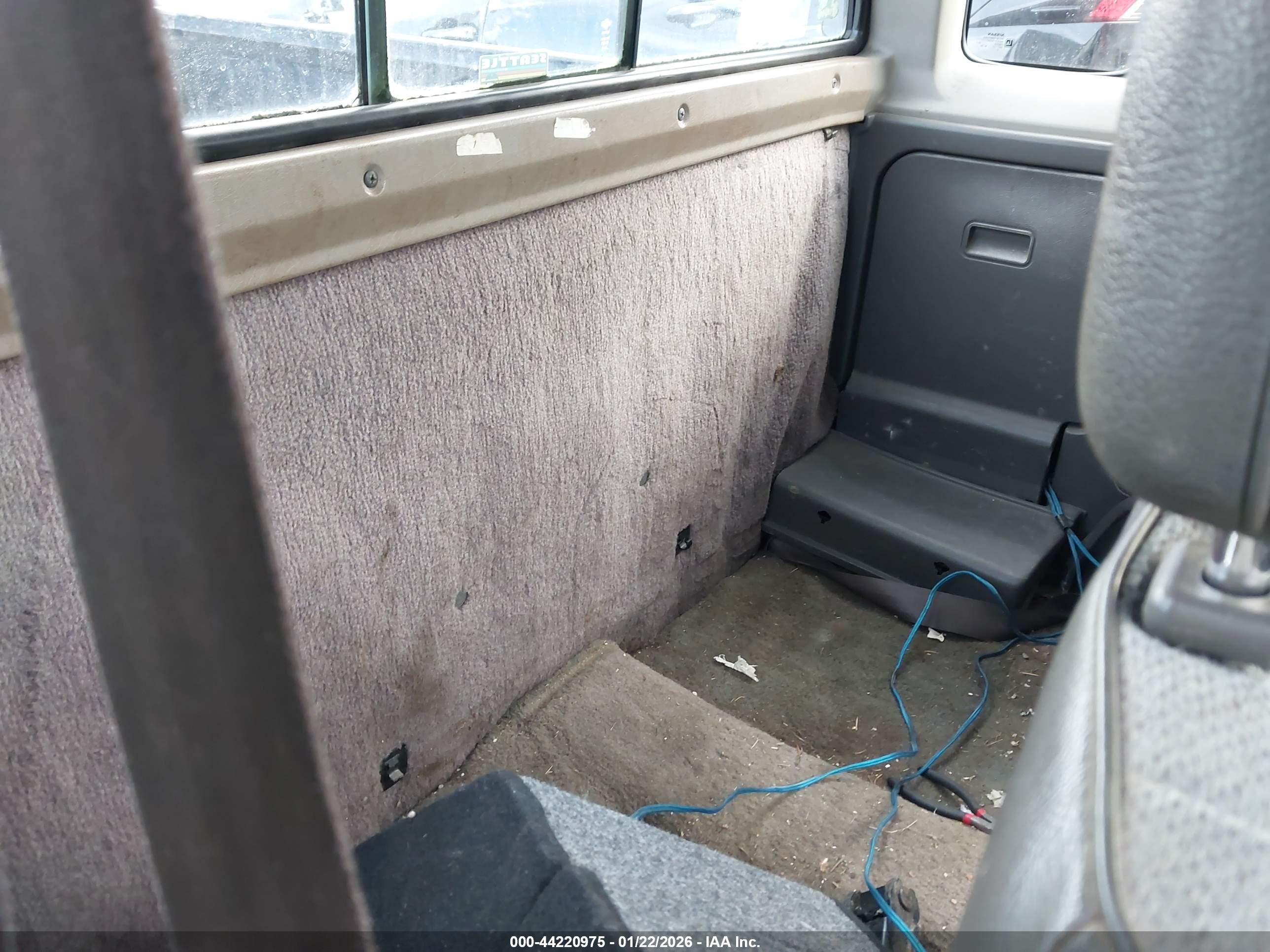 NISSAN TRUCK image 8