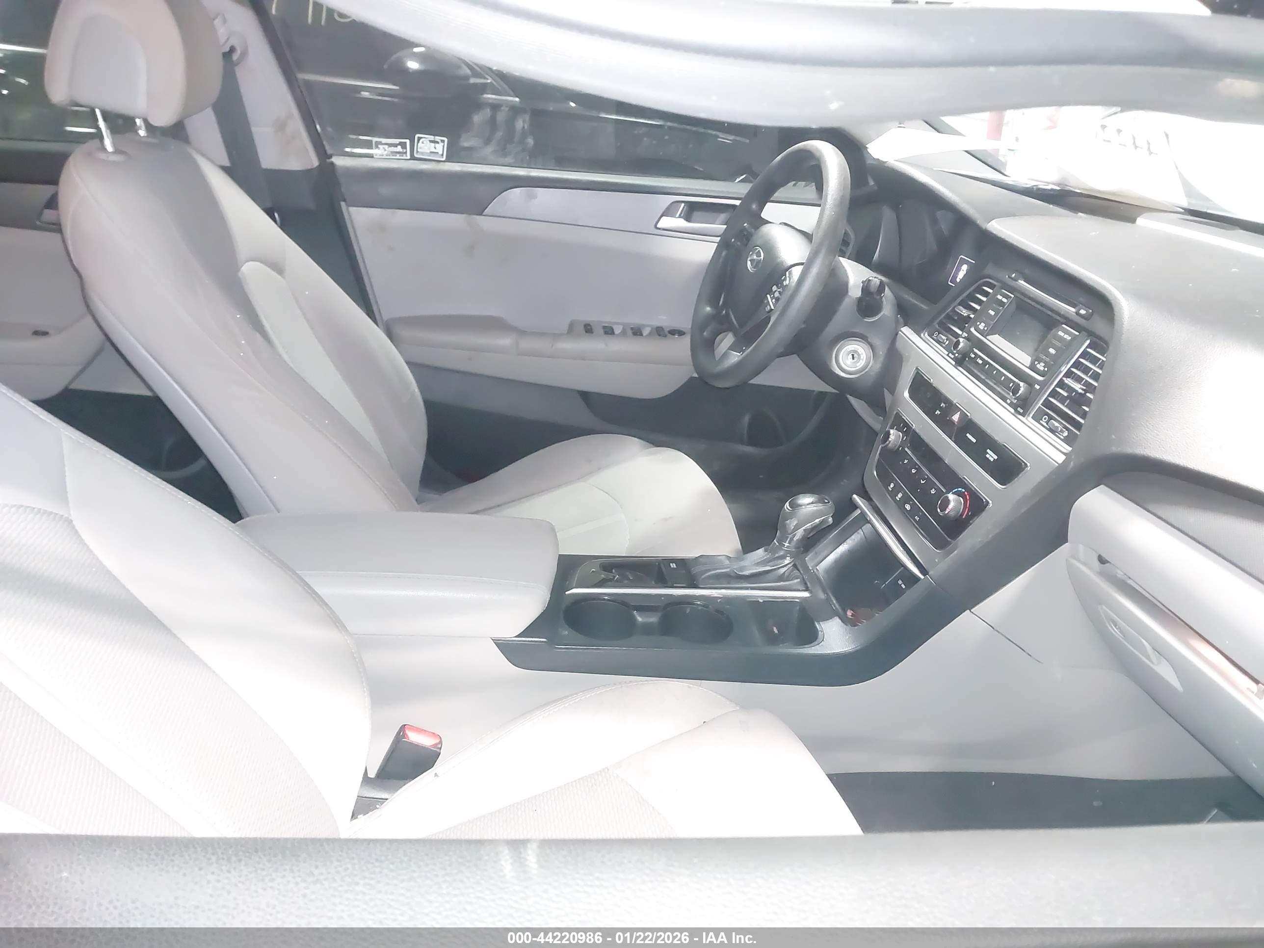 HYUNDAI SONATA image 5