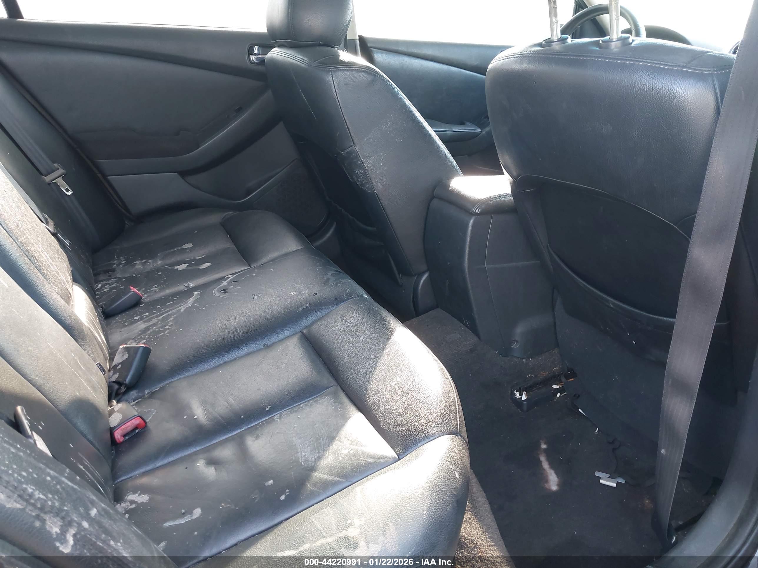 NISSAN ALTIMA image 8