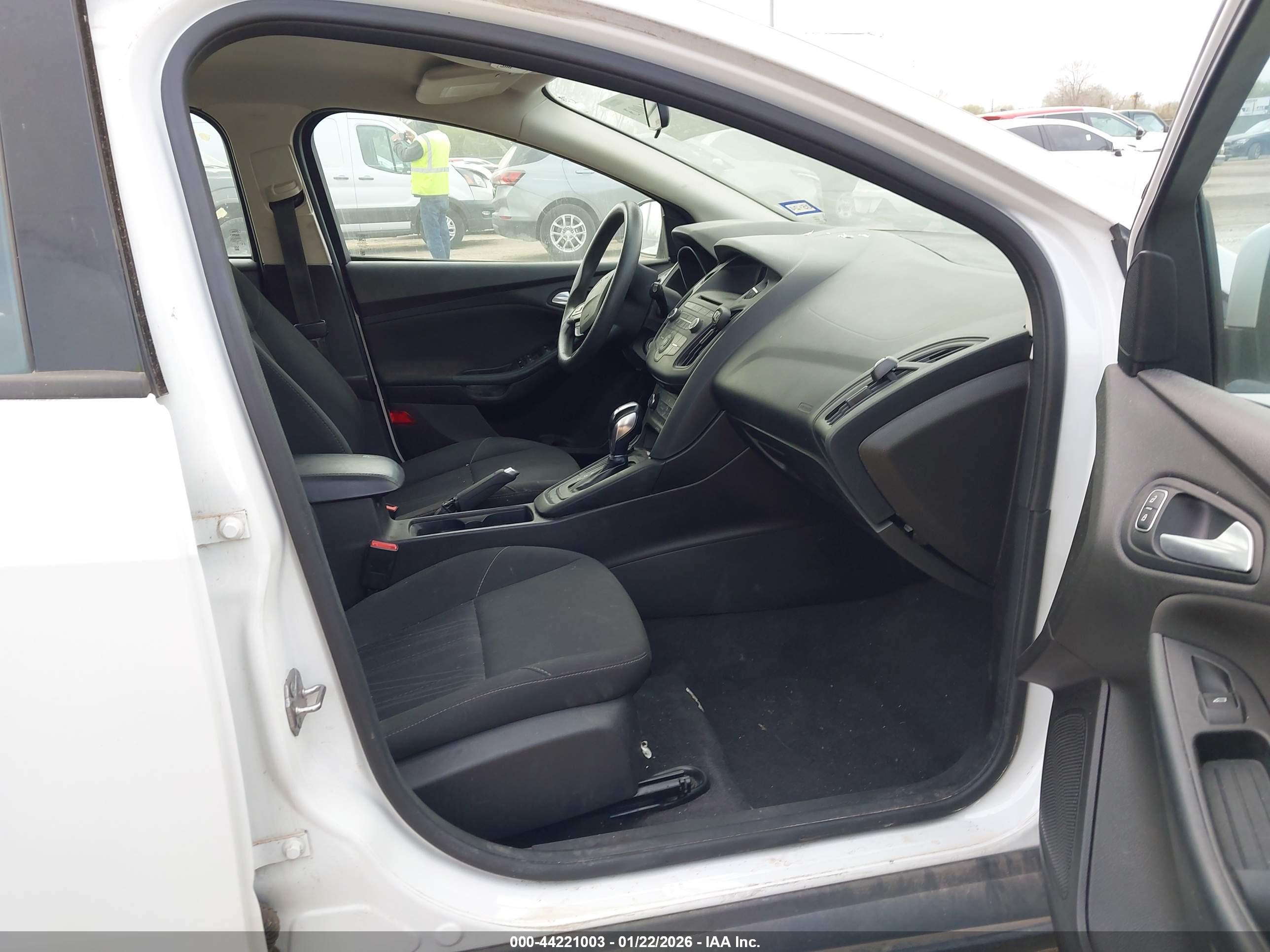 FORD FOCUS image 5