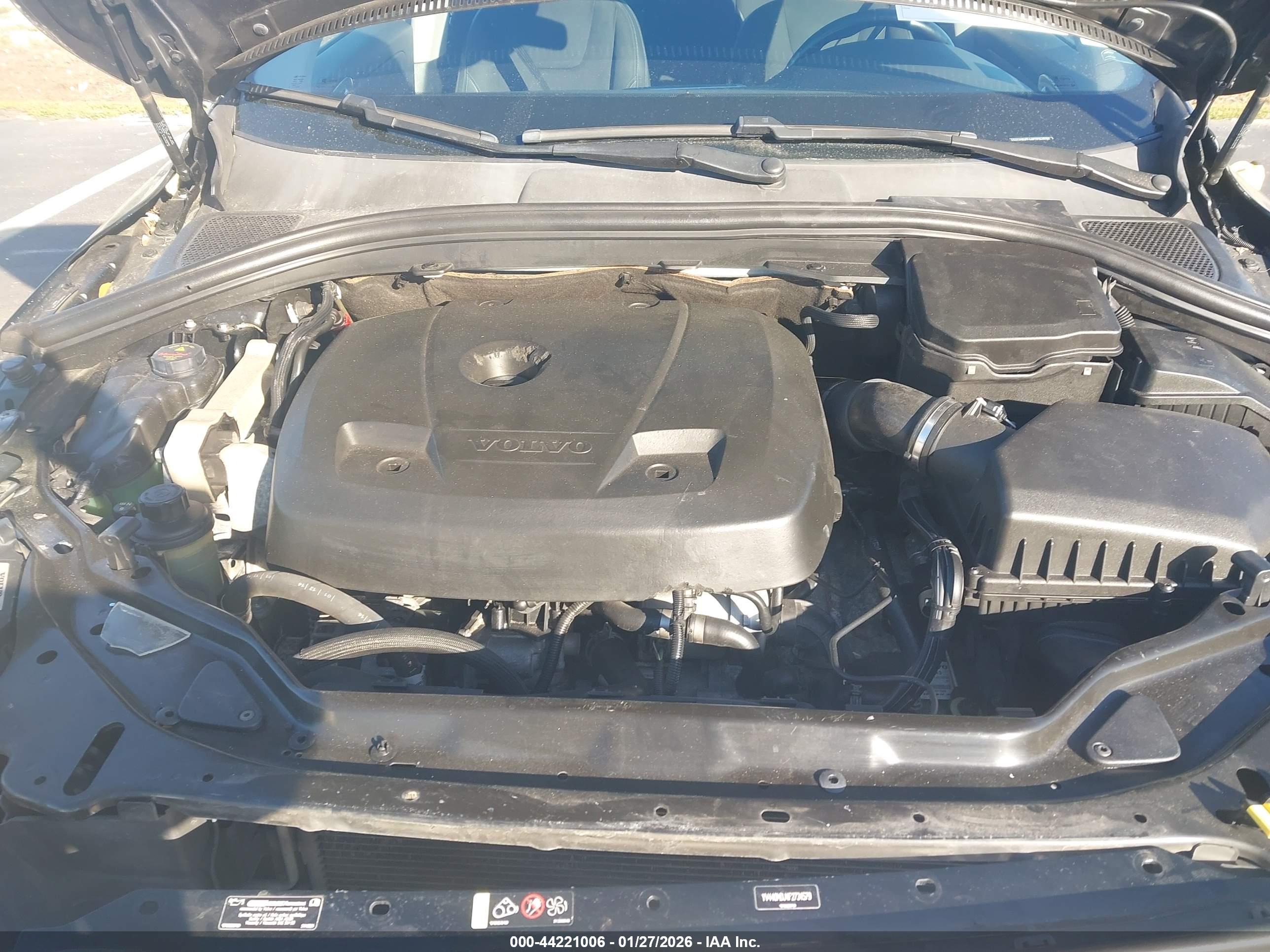 VOLVO XC60 image 10