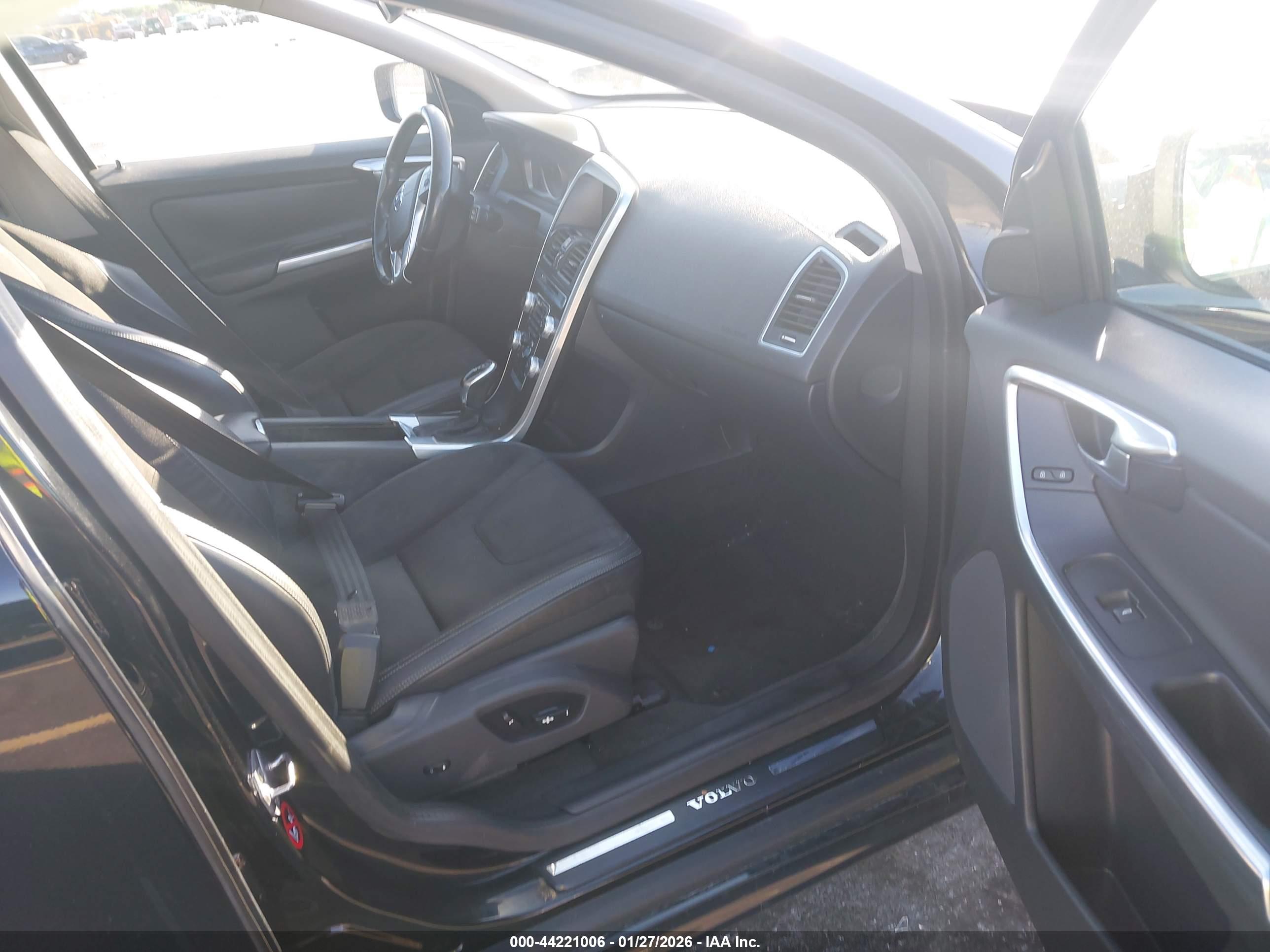 VOLVO XC60 image 5