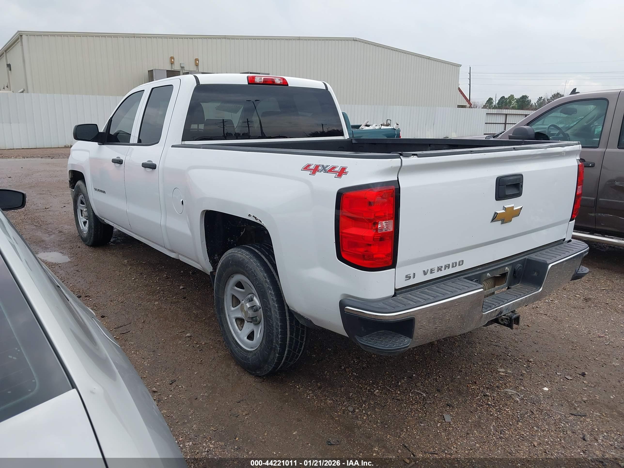CHEVROLET SILVERADO image 3
