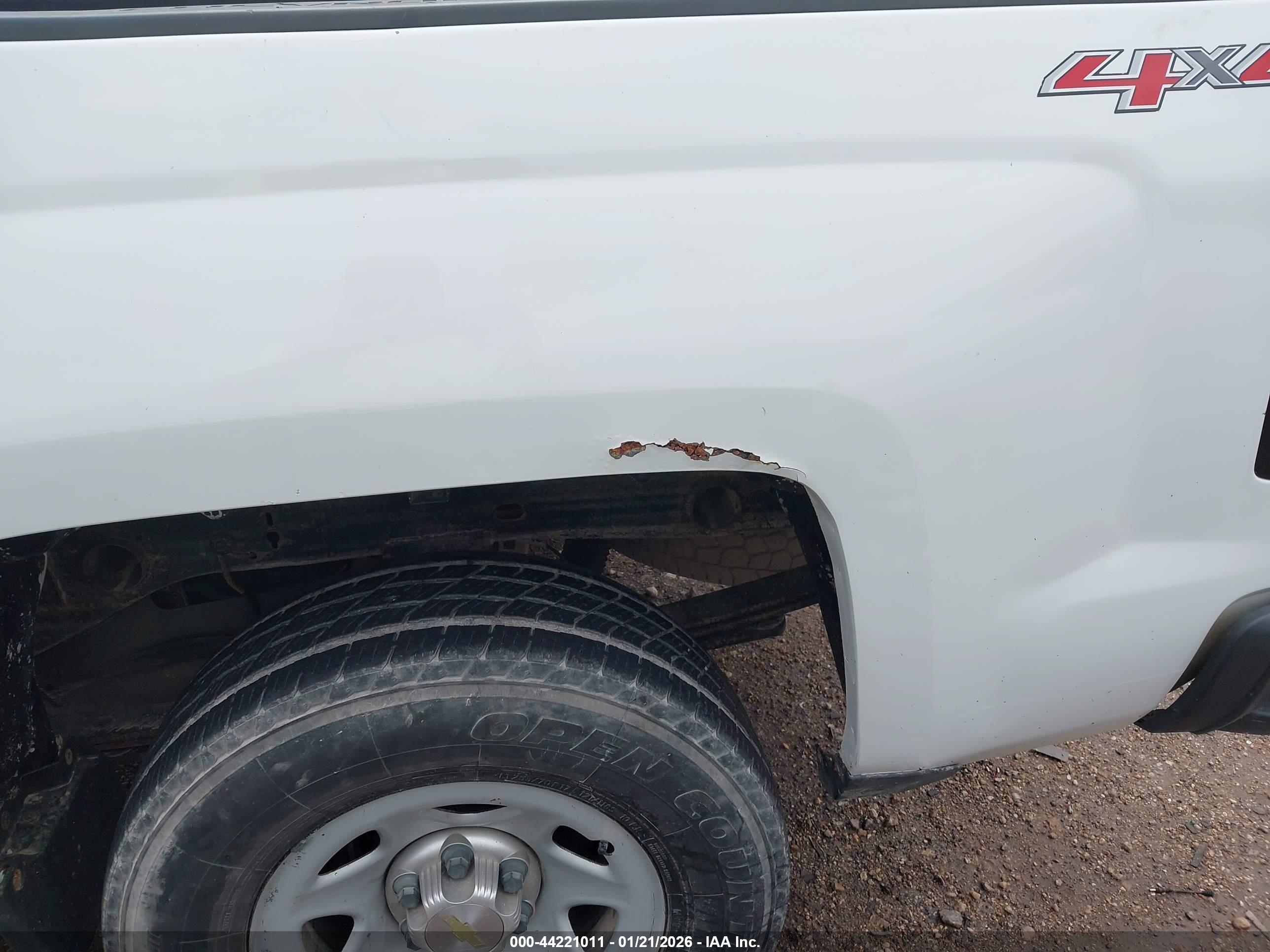 CHEVROLET SILVERADO image 6