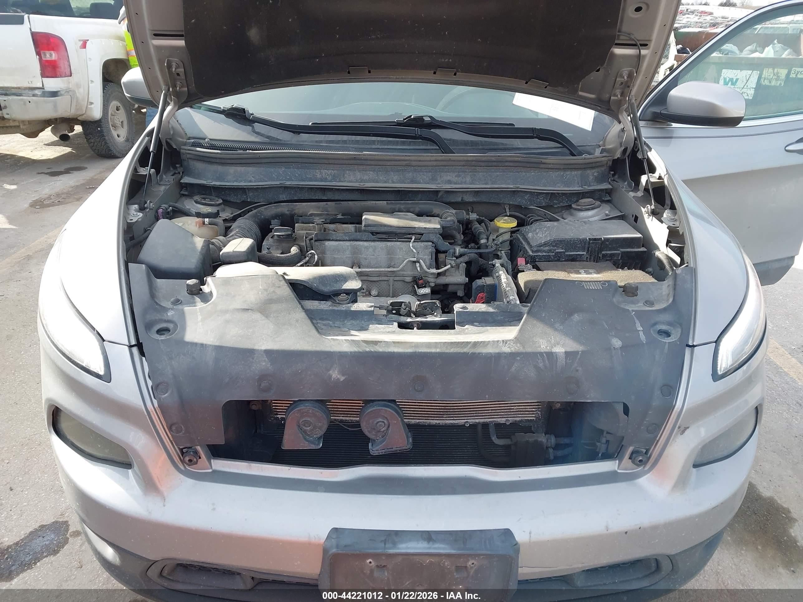 JEEP CHEROKEE image 10