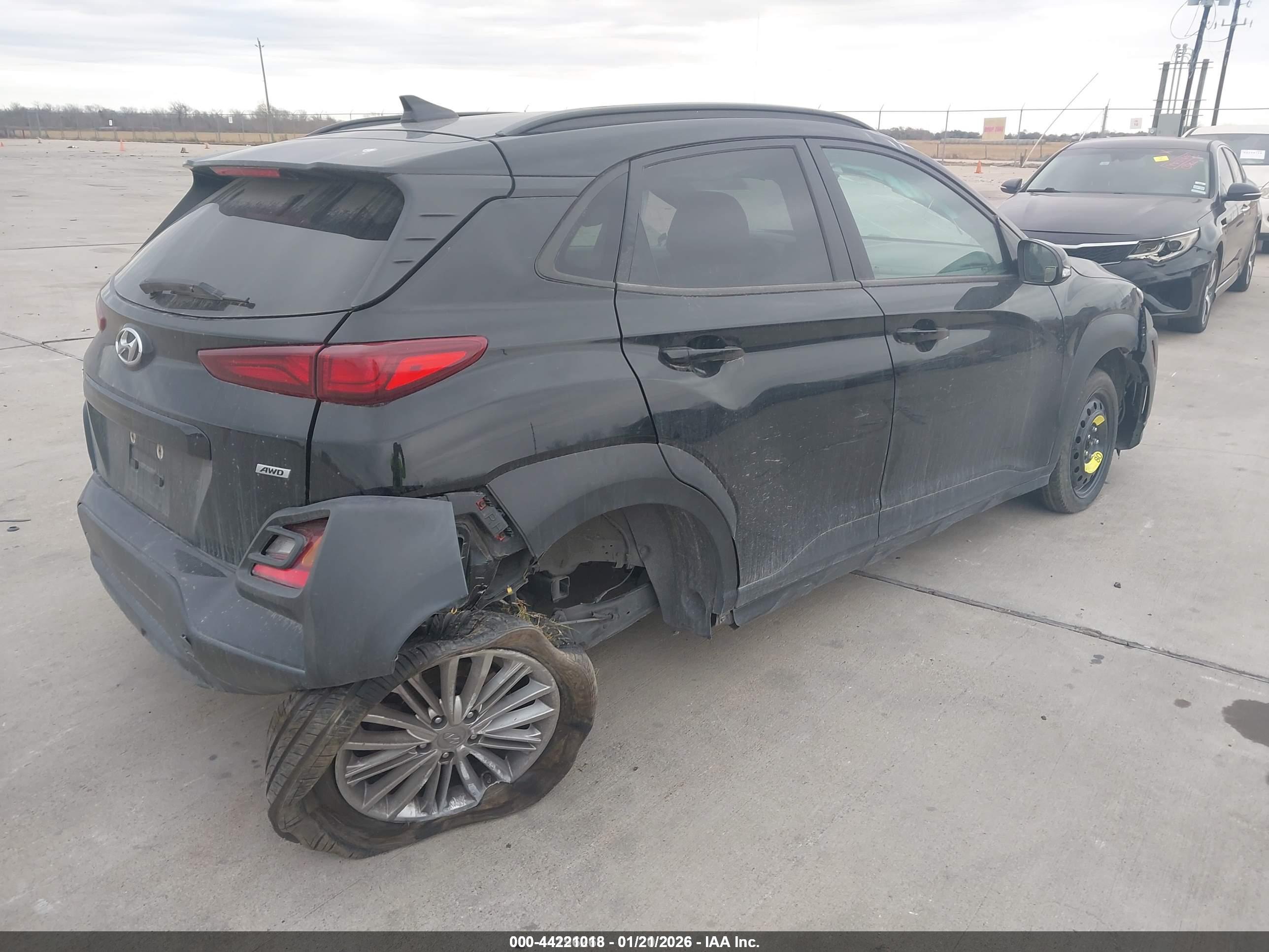 HYUNDAI KONA image 4