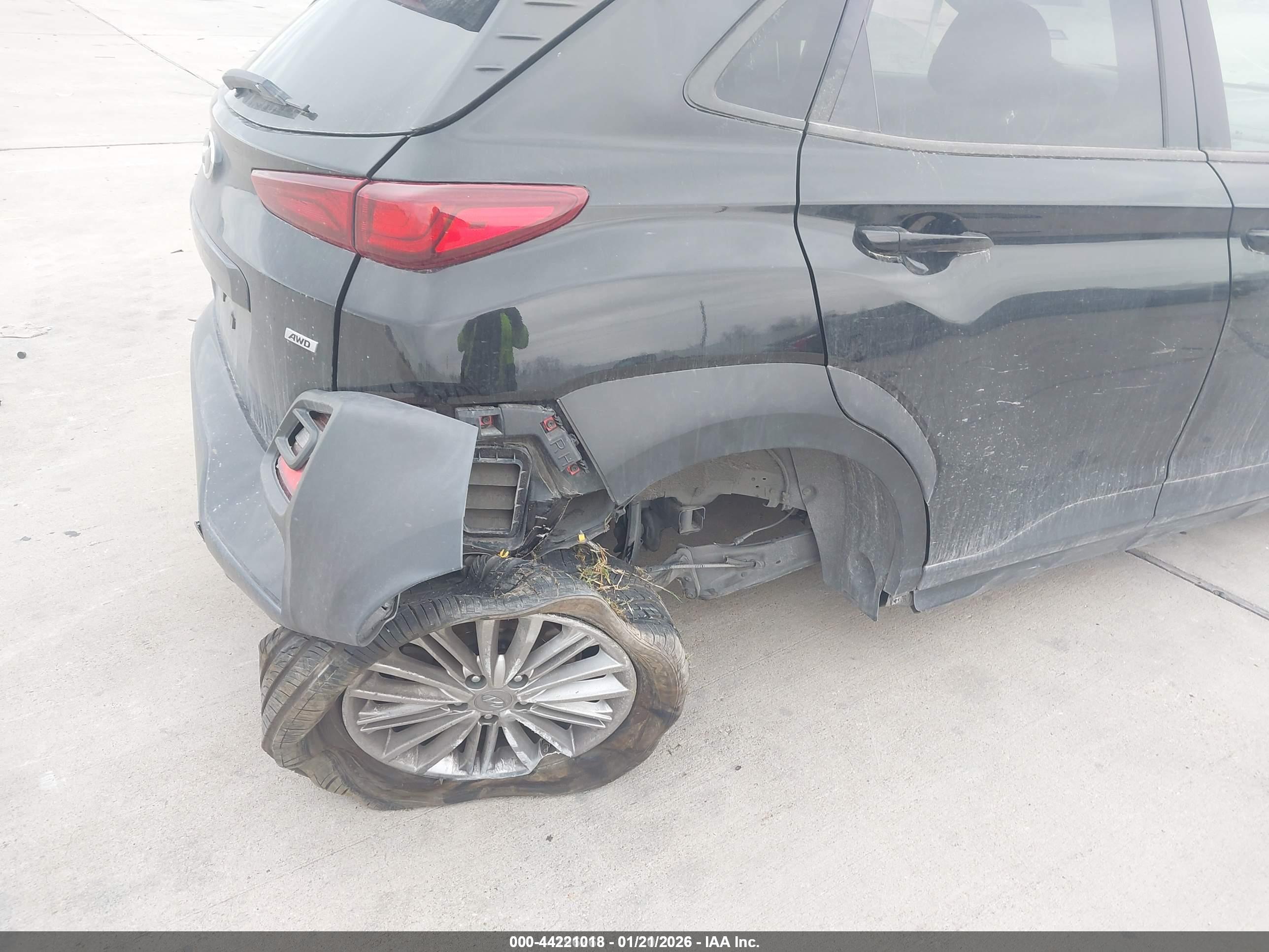 HYUNDAI KONA image 6