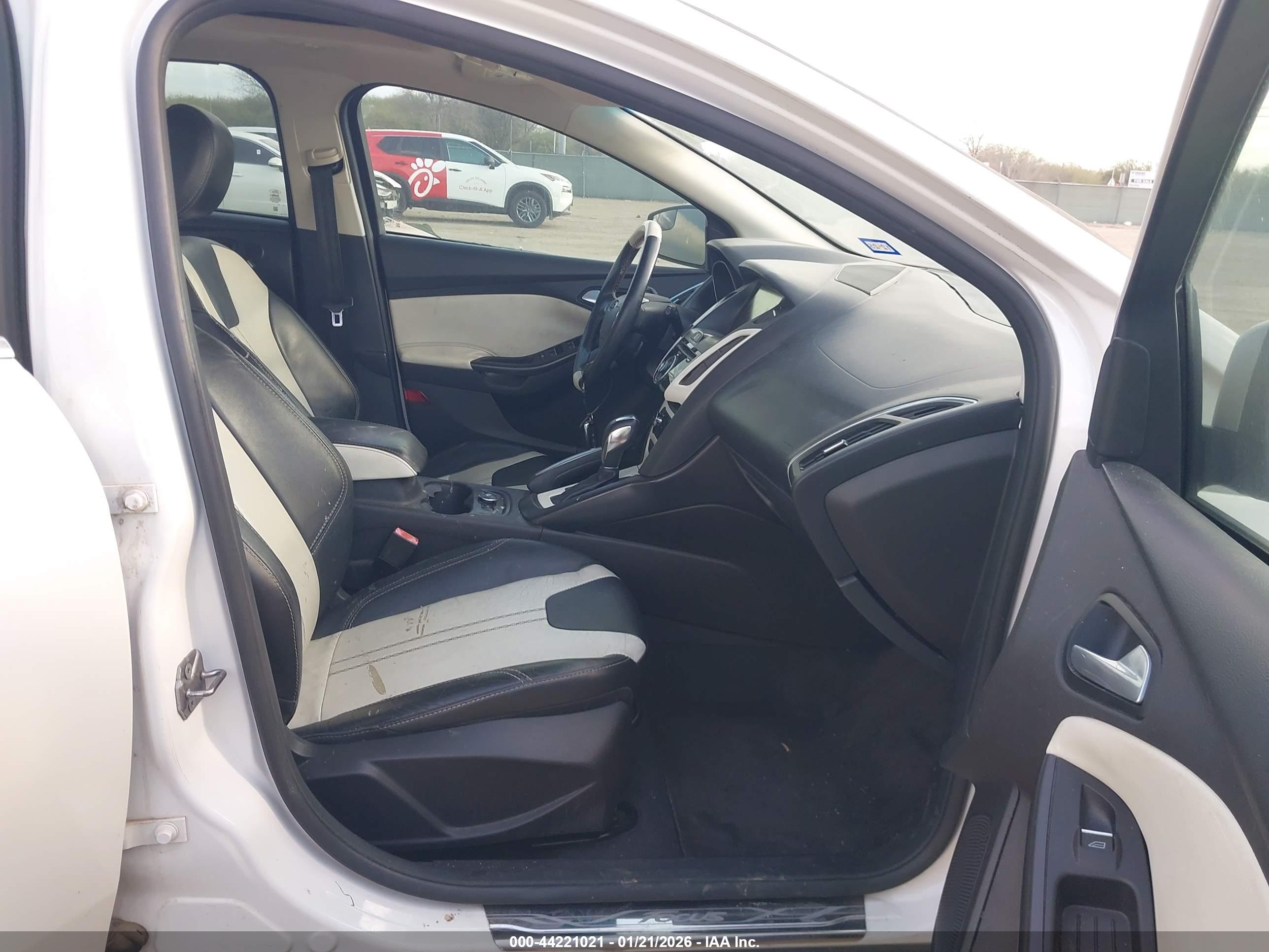 FORD FOCUS image 5