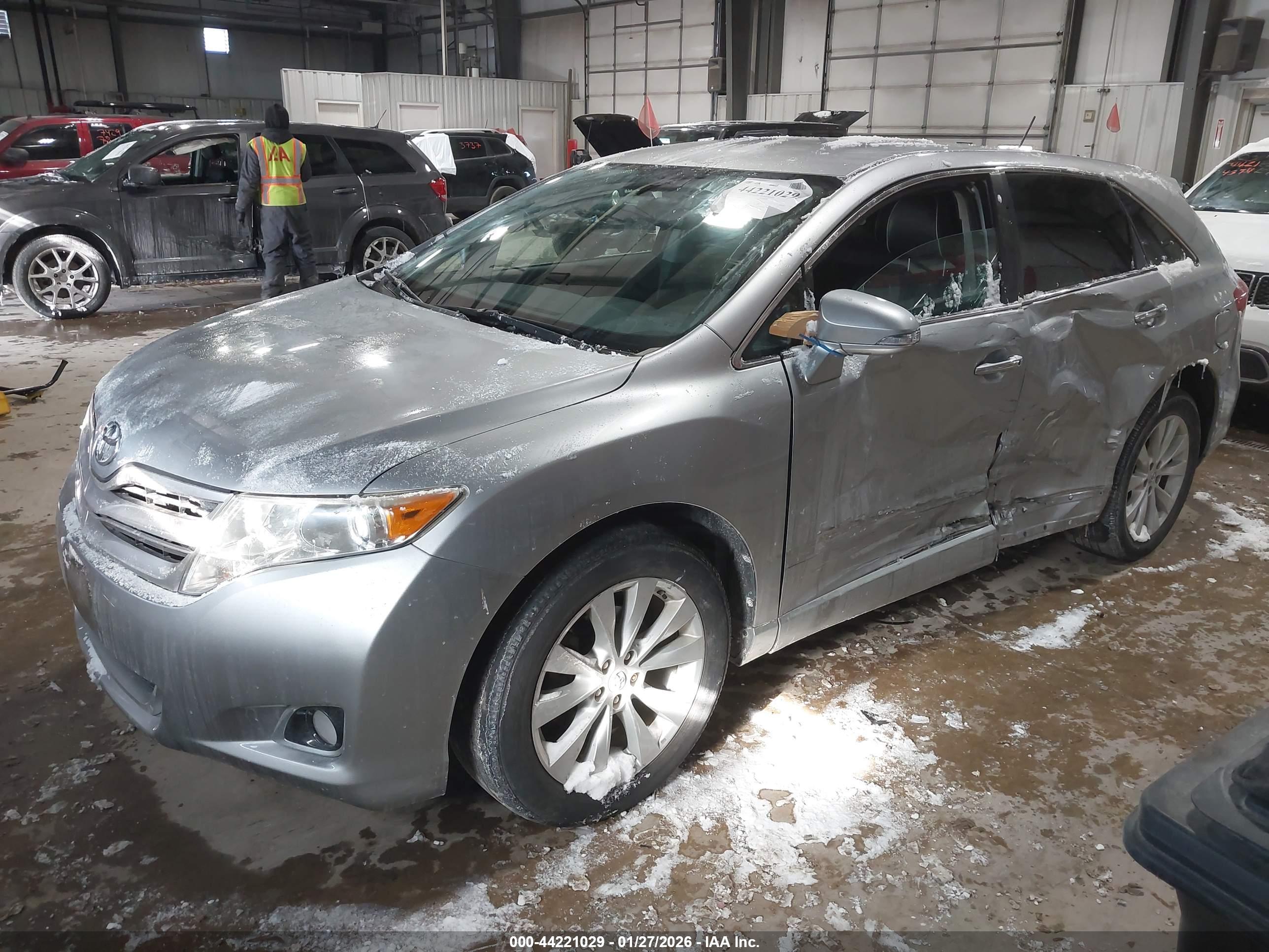 TOYOTA VENZA image 2