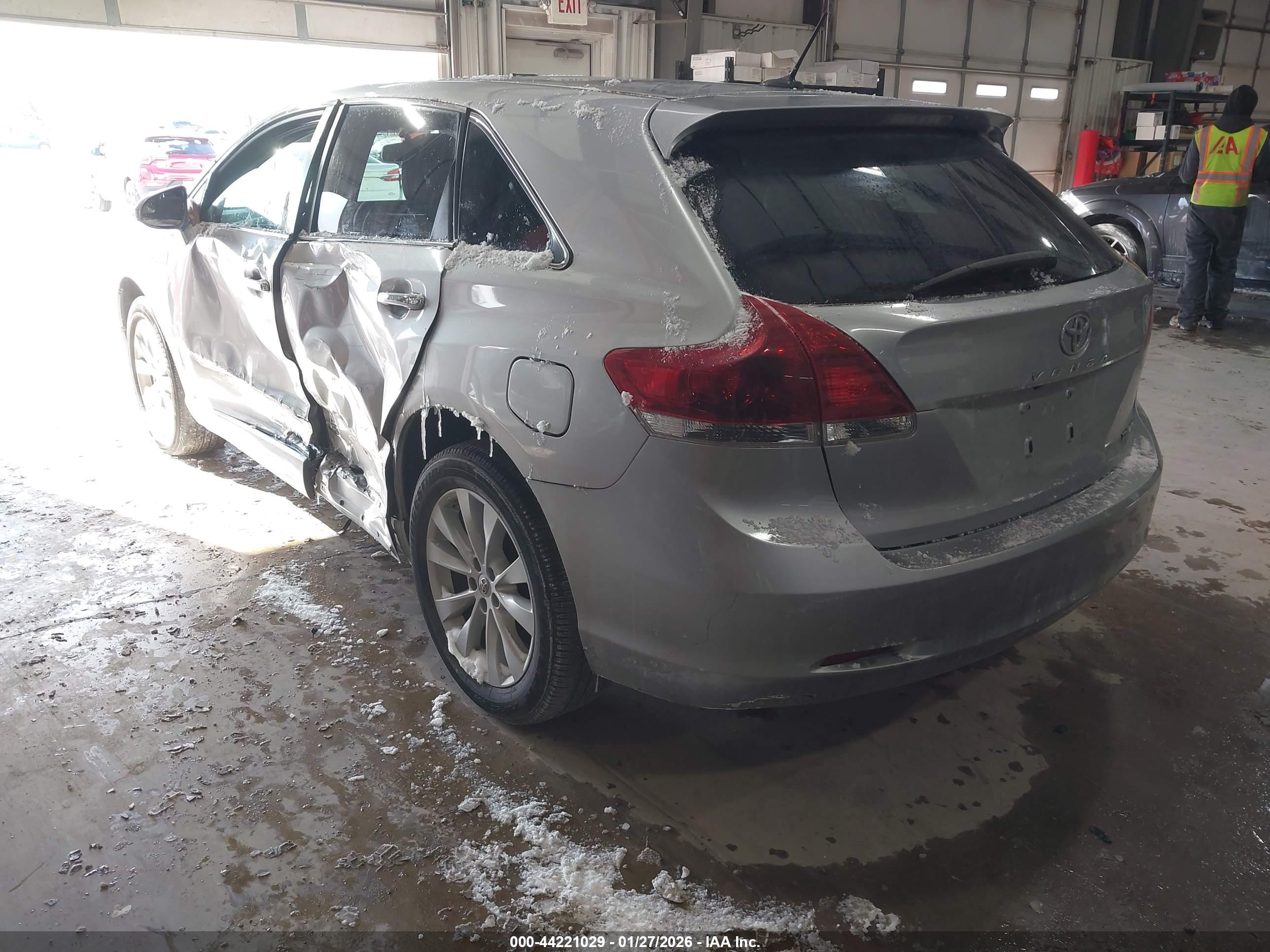 TOYOTA VENZA image 3